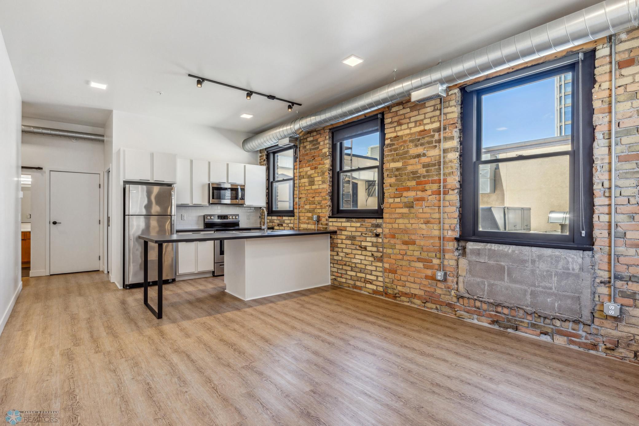 117 Broadway N 209 Property Photo 3
