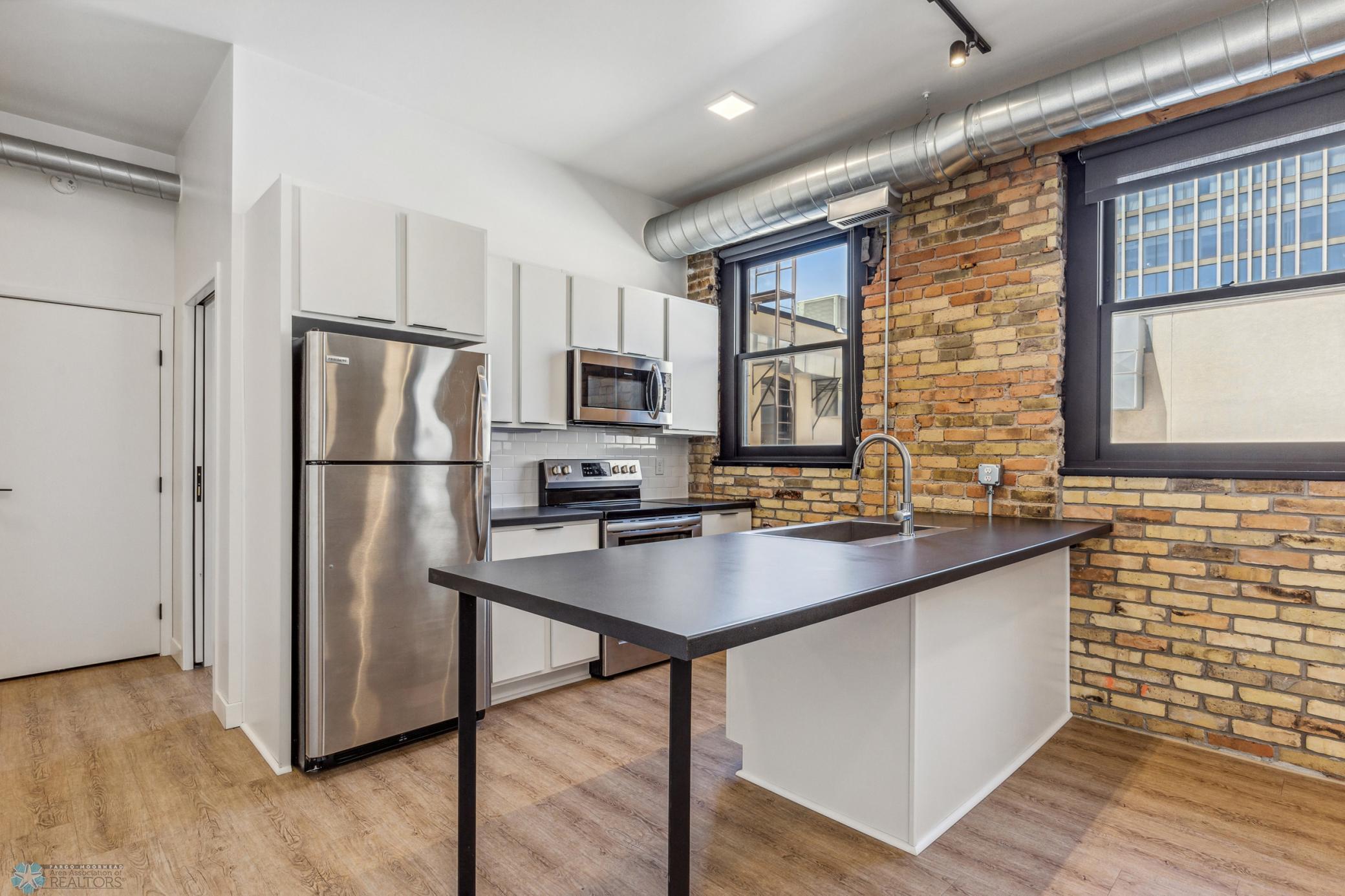 117 Broadway N 209 Property Photo 5