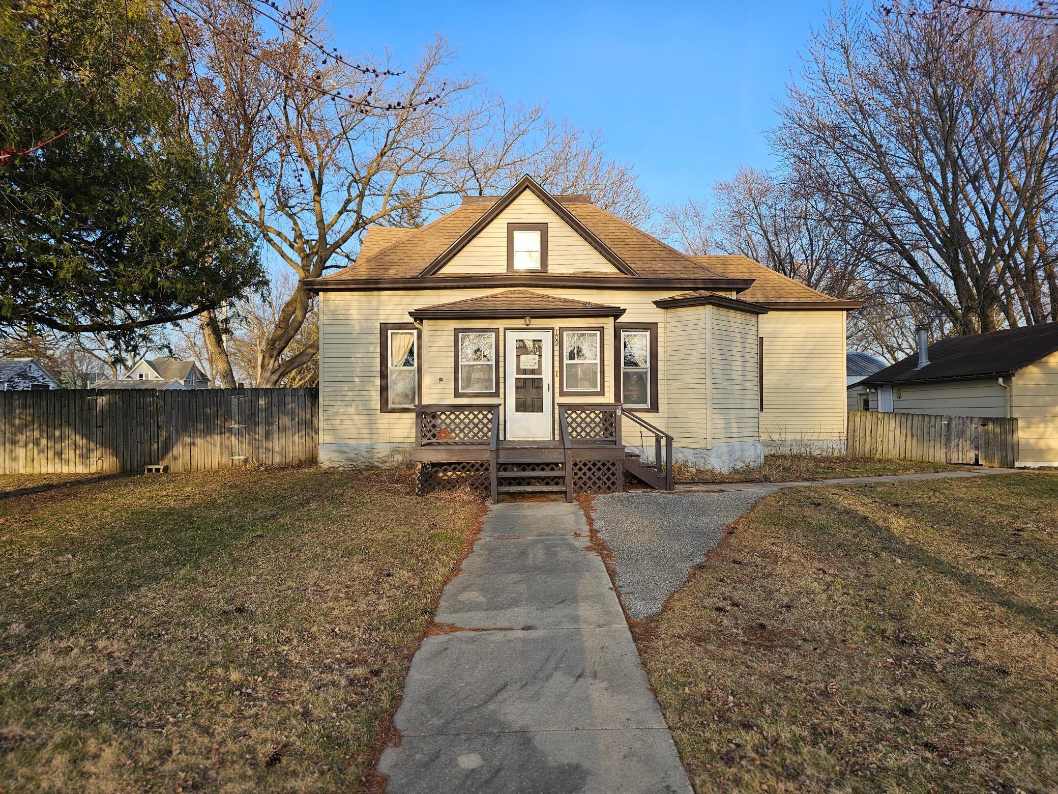 109 3rd Street Property Photo 1