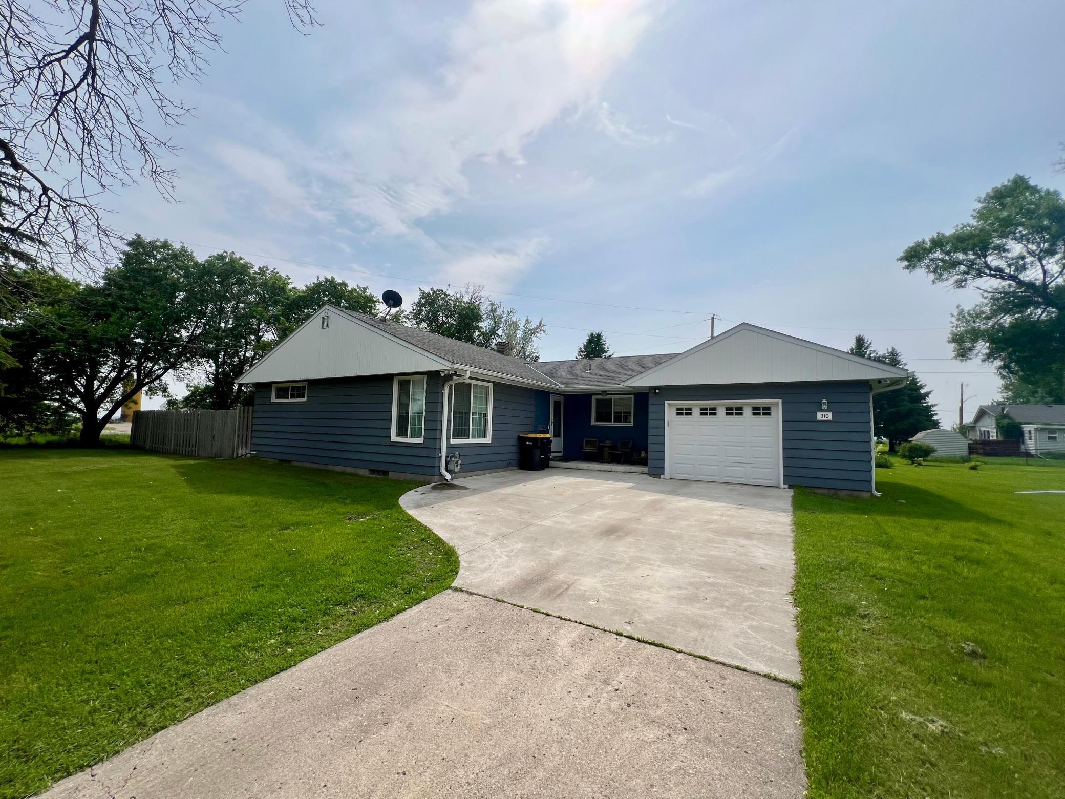 310 6th Street Property Photo 1