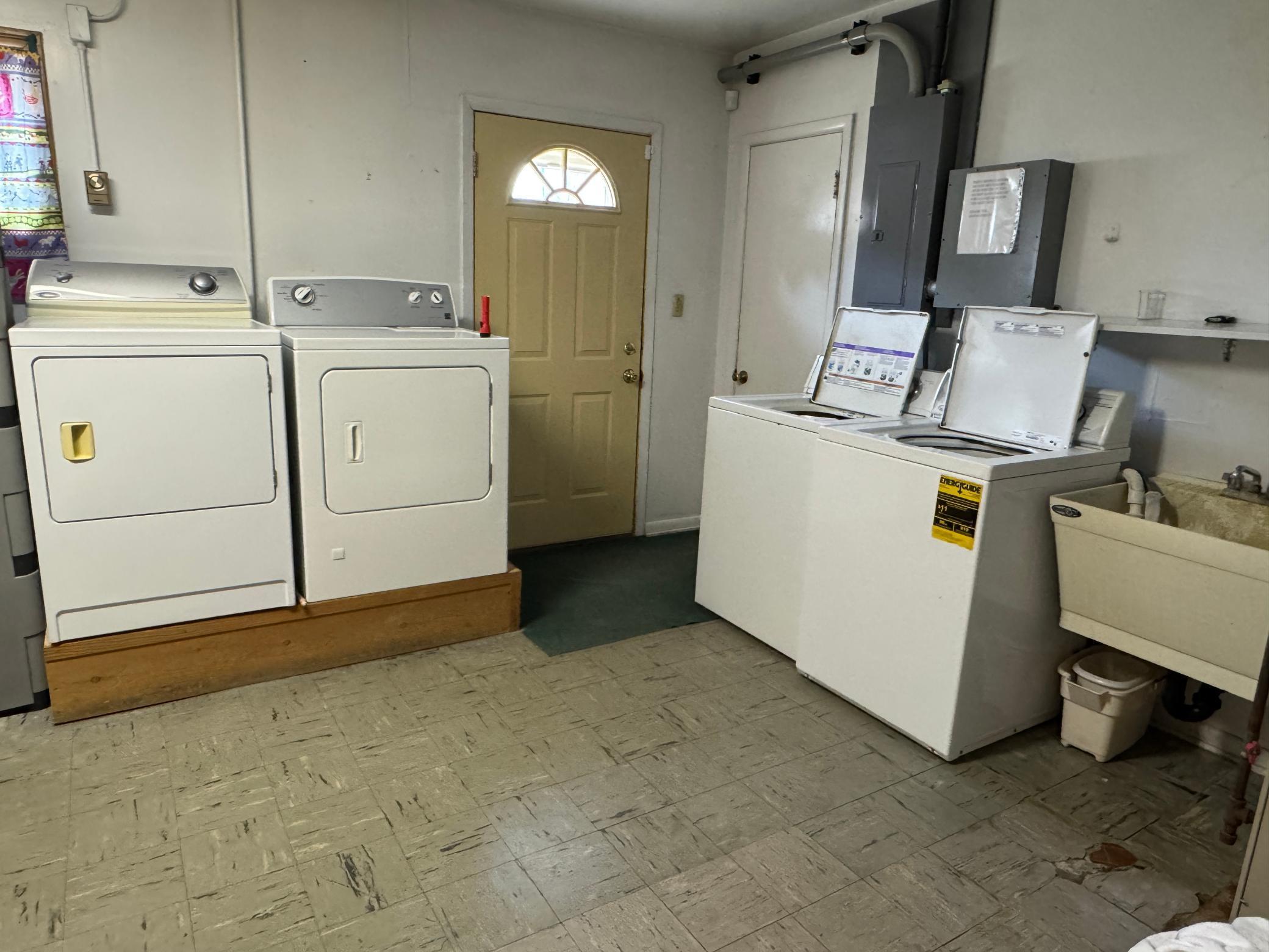107 E Eau Claire Avenue Property Photo 12