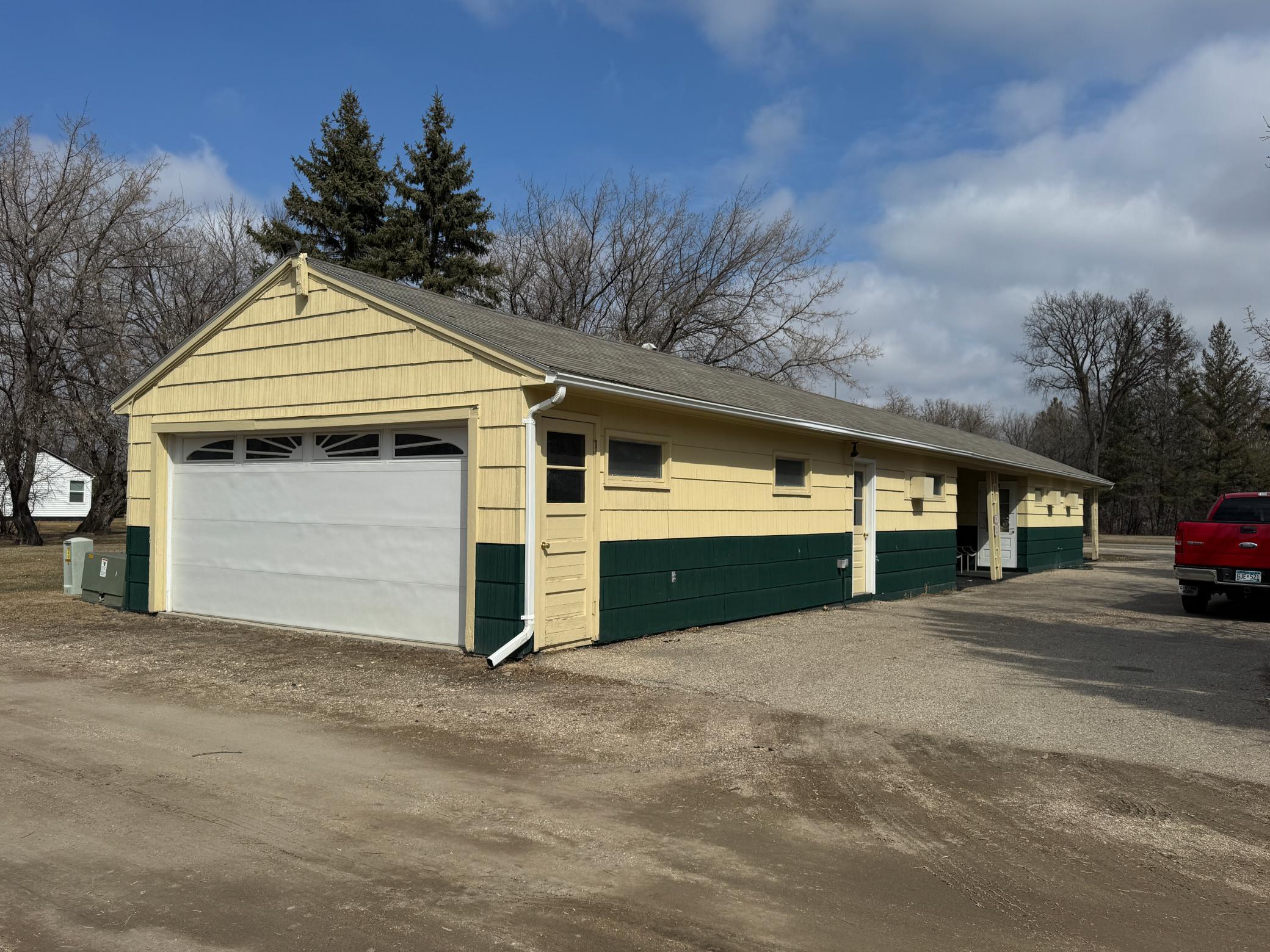107 E Eau Claire Avenue Property Photo 24