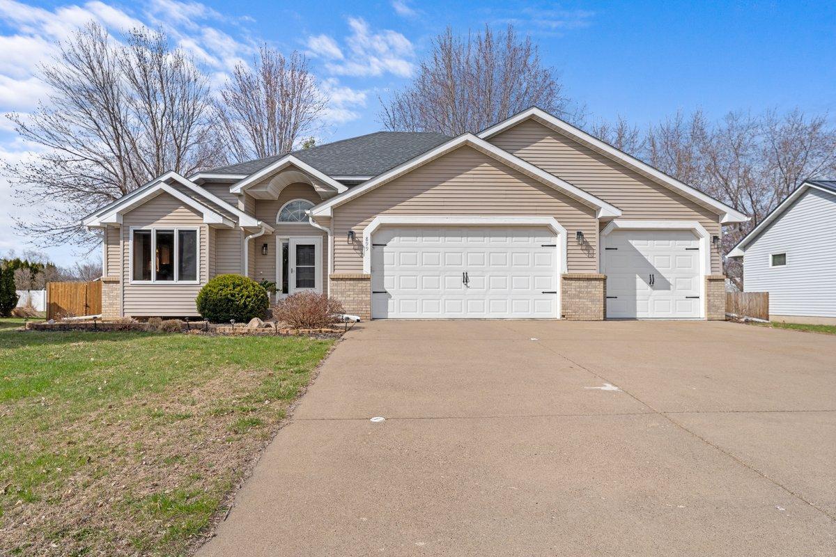 899 Winter Court Property Photo 1