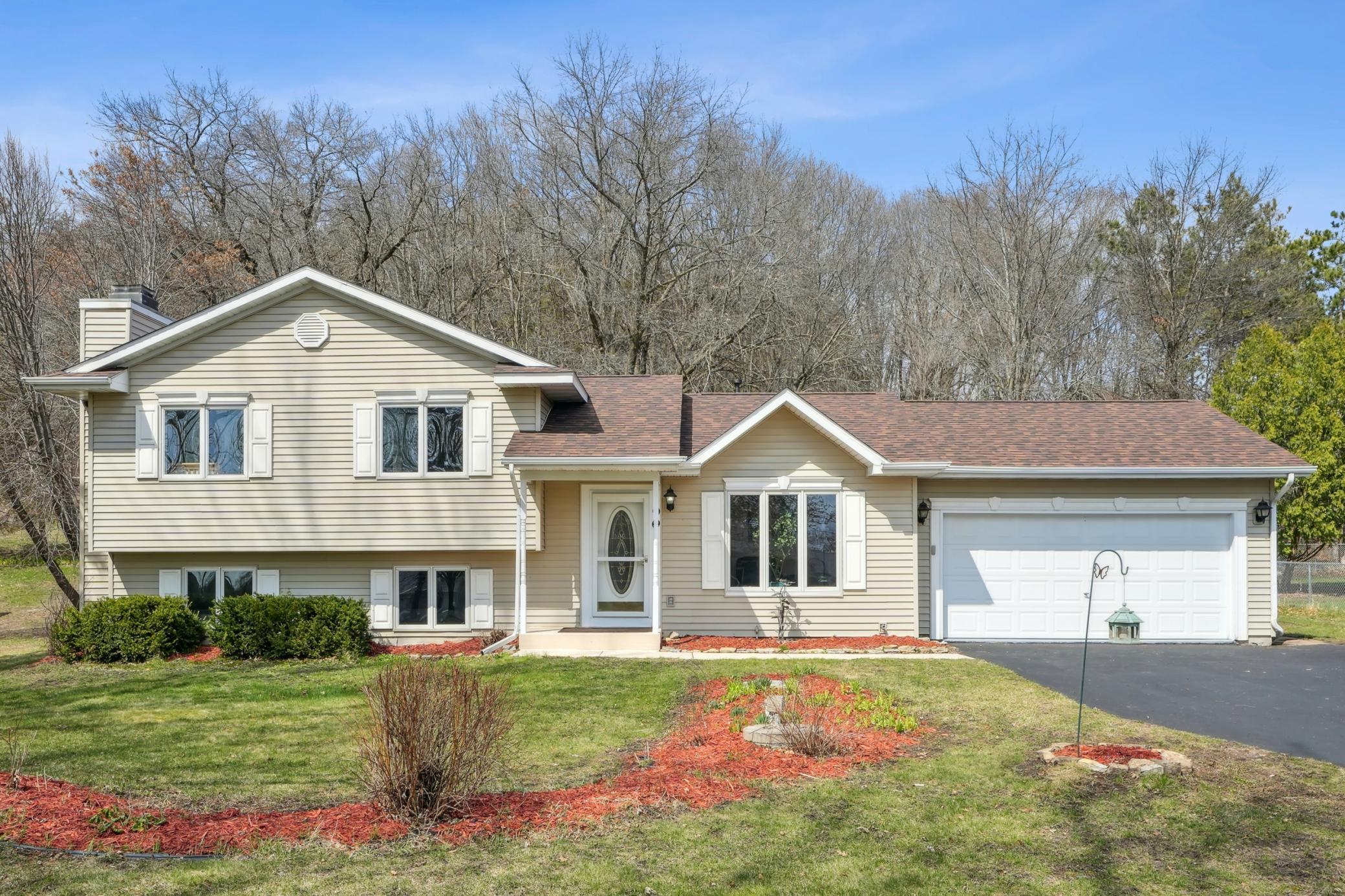 90 W Wood Ridge Drive Property Photo 1