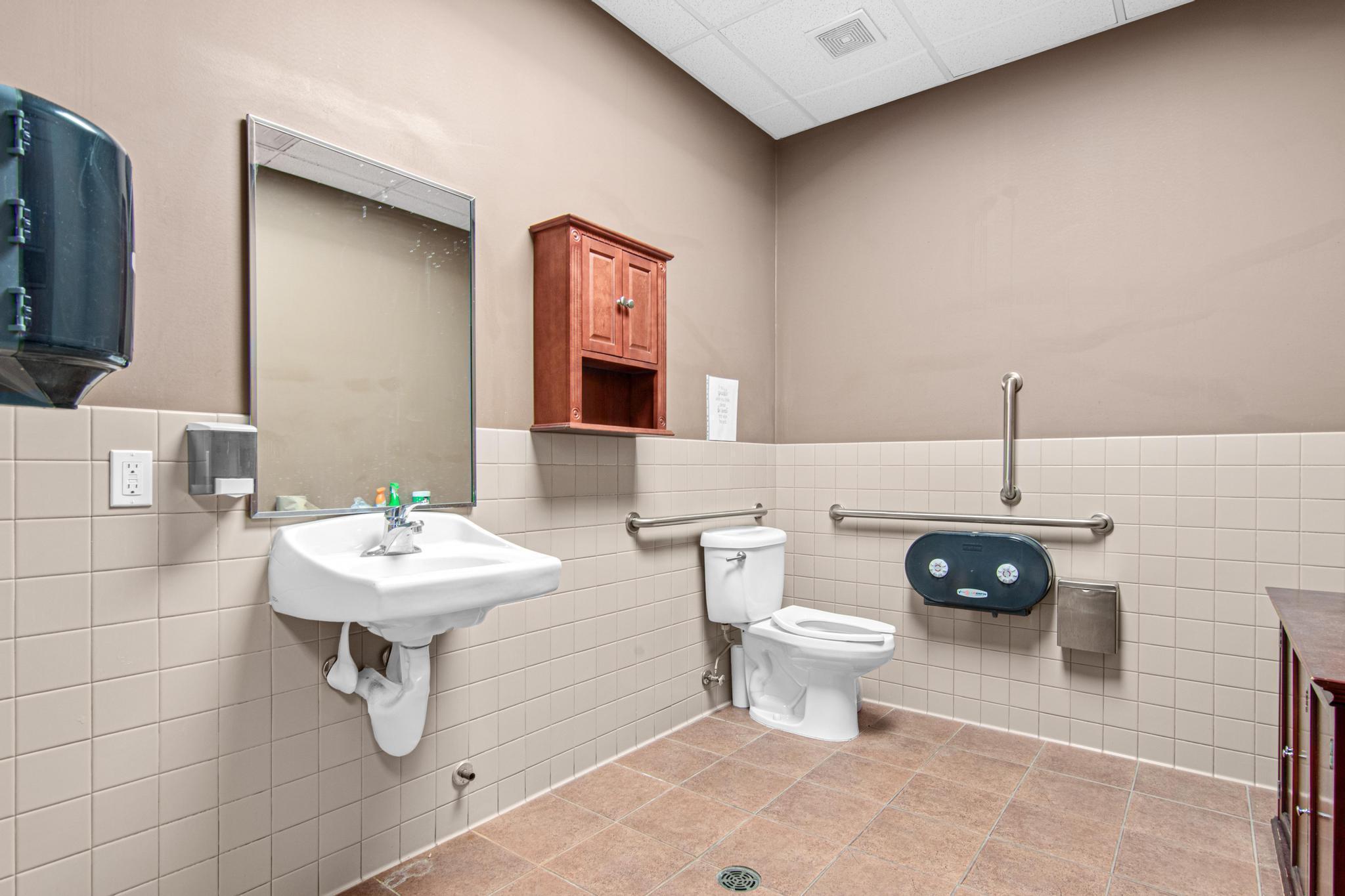 100 Bridgepoint Drive Property Photo 22