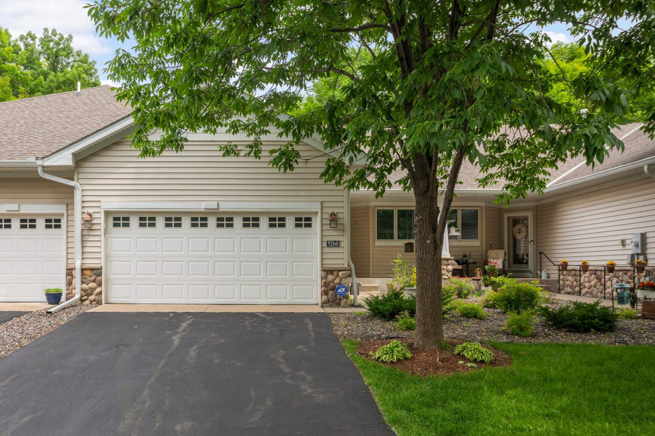 9260 Blackoaks Court Property Photo 3