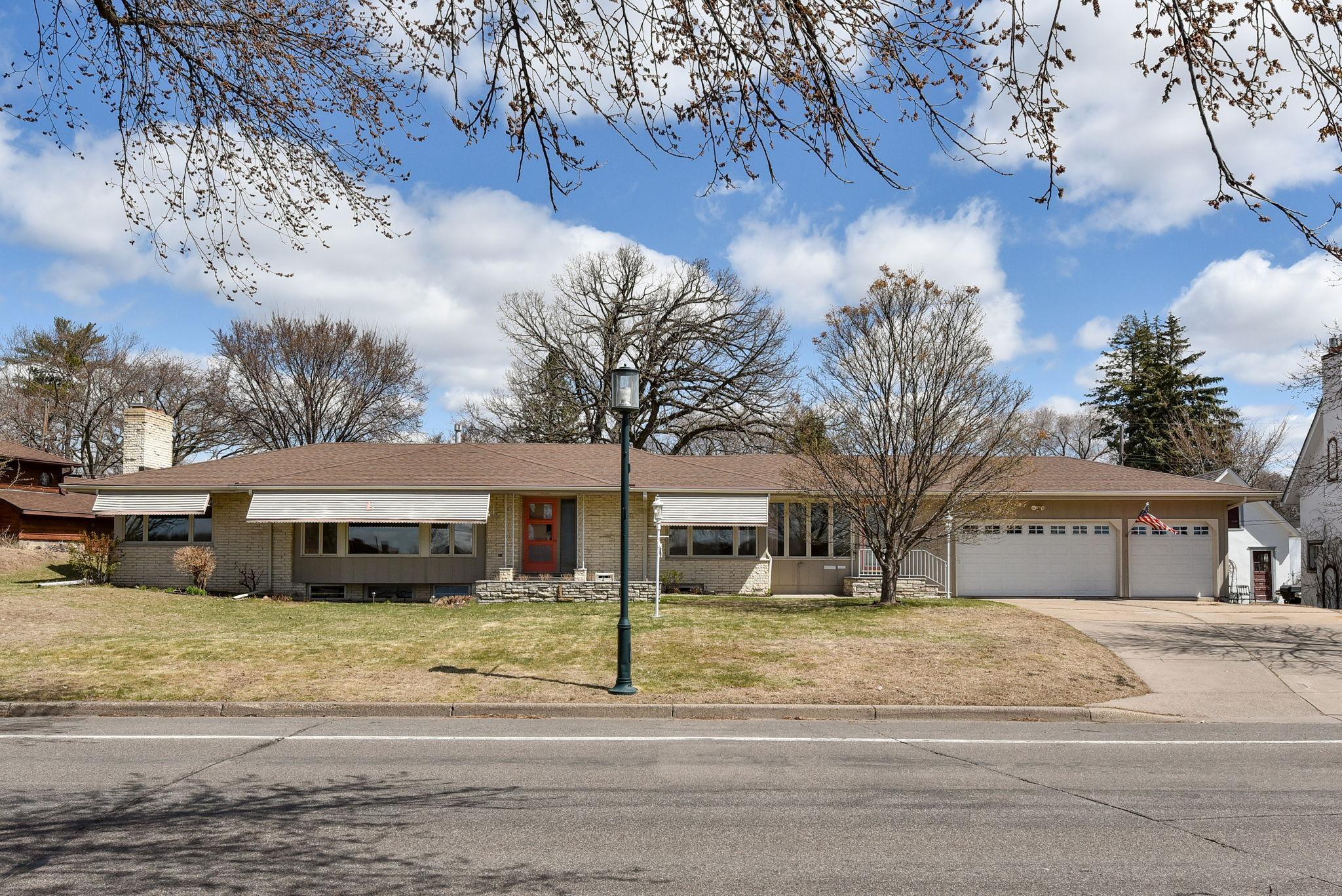 4120 Shoreline Drive Property Photo 1