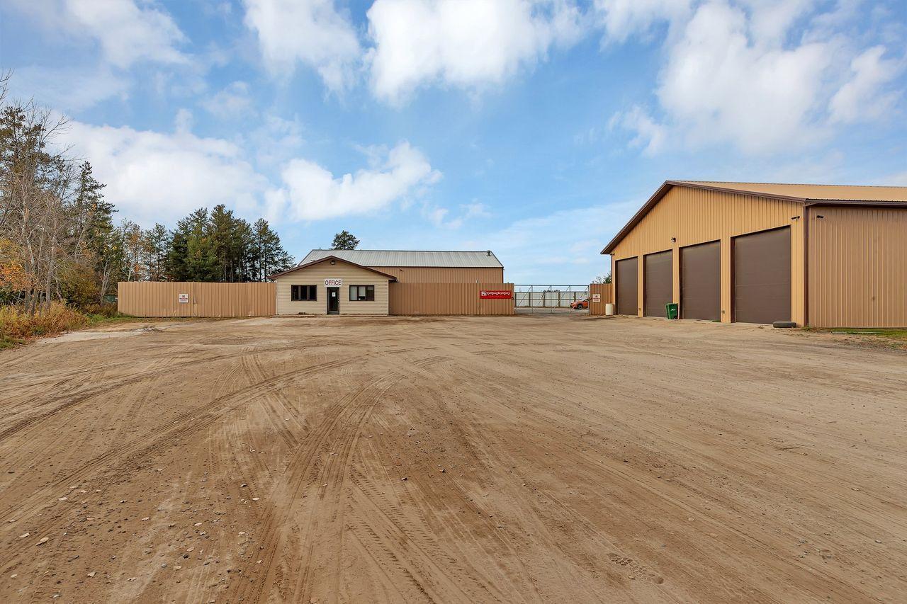 16609 371 Highway Property Photo 1