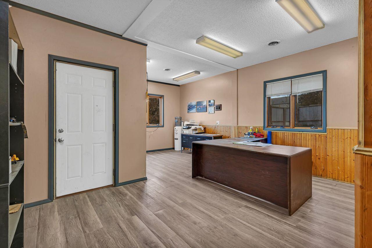 16609 371 Highway Property Photo 13