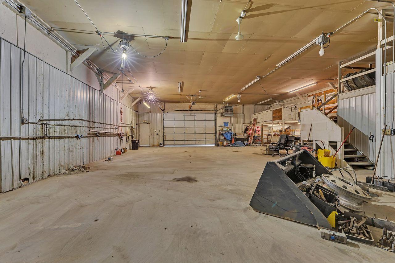 16609 371 Highway Property Photo 14