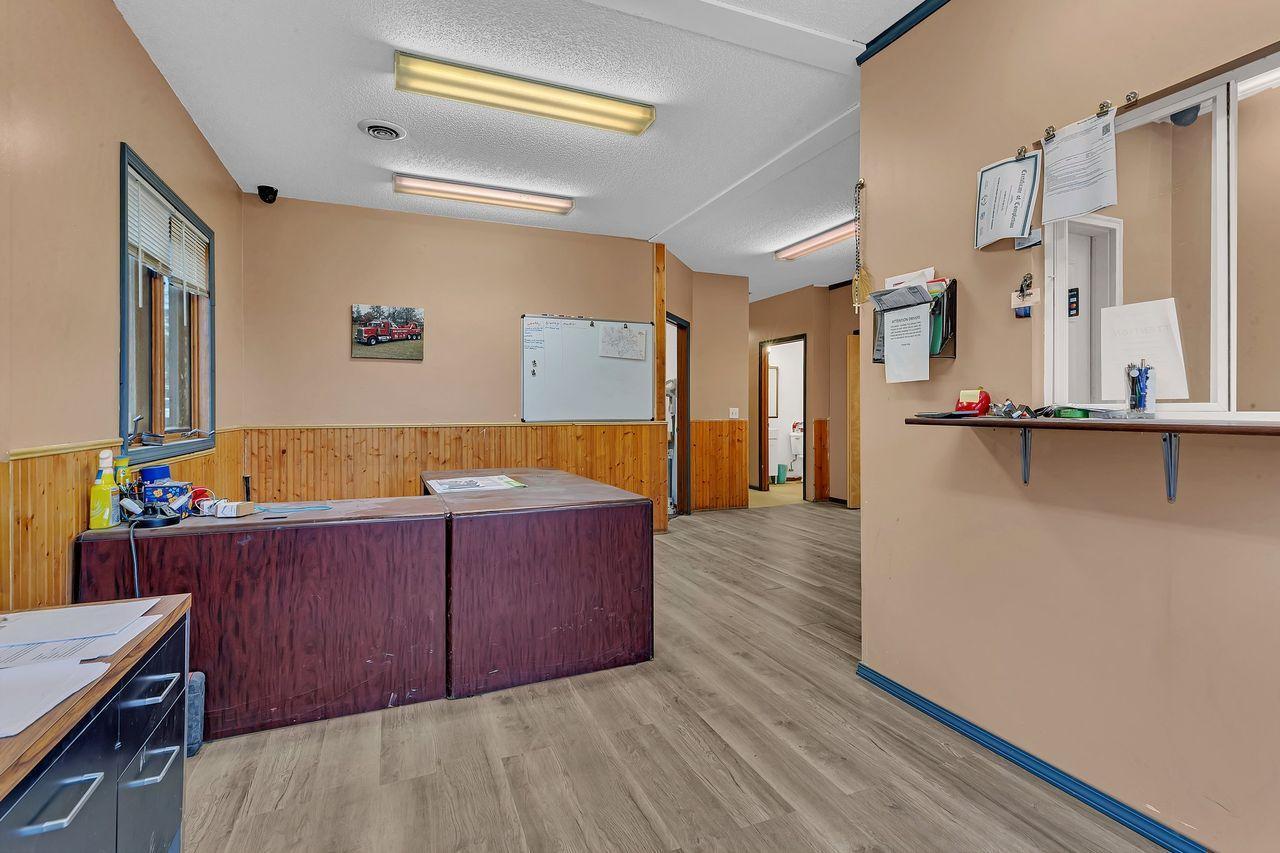 16609 371 Highway Property Photo 15