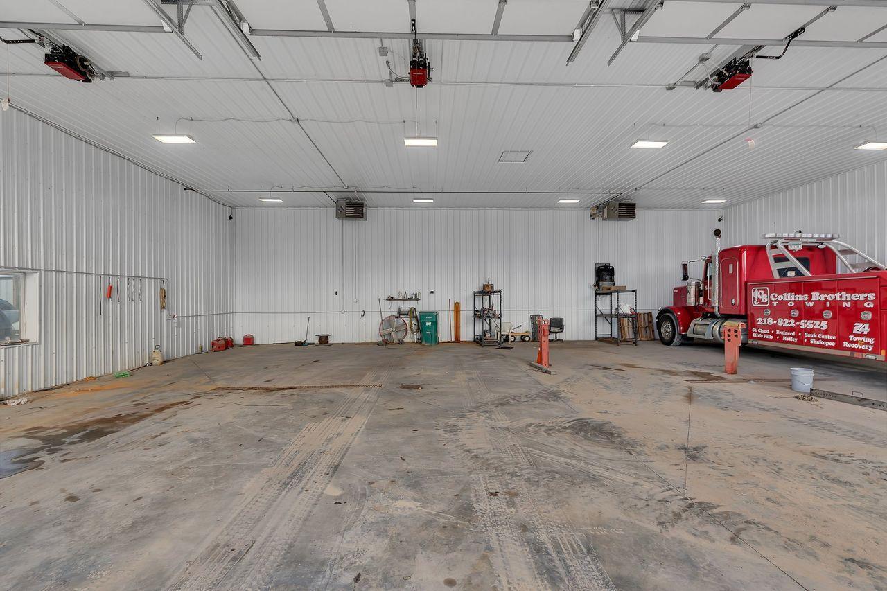 16609 371 Highway Property Photo 17