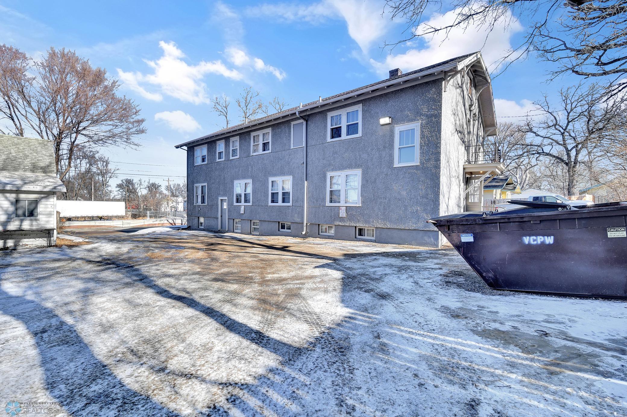 258 & 264 College Street Property Photo 4