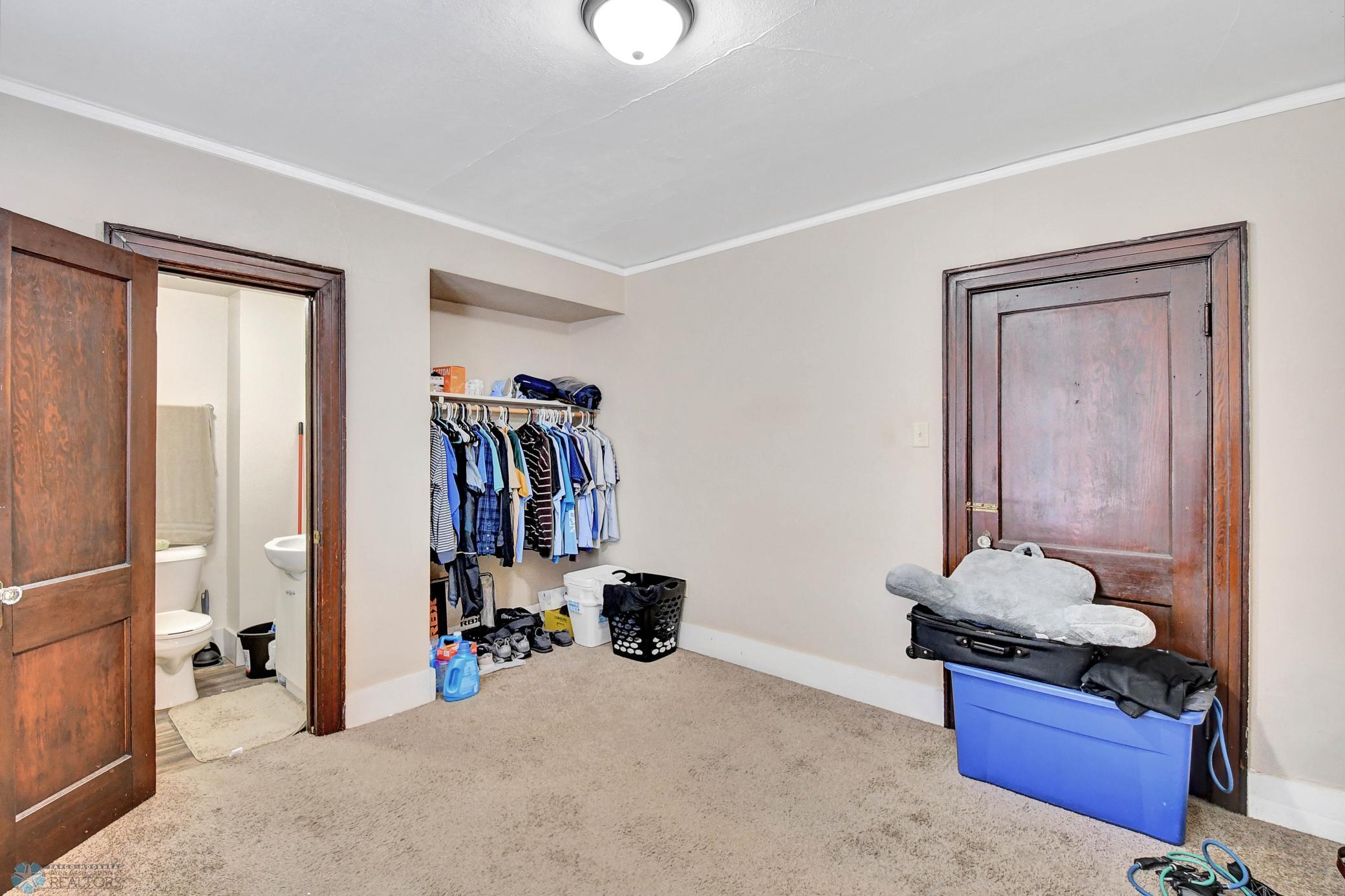 258 & 264 College Street Property Photo 11