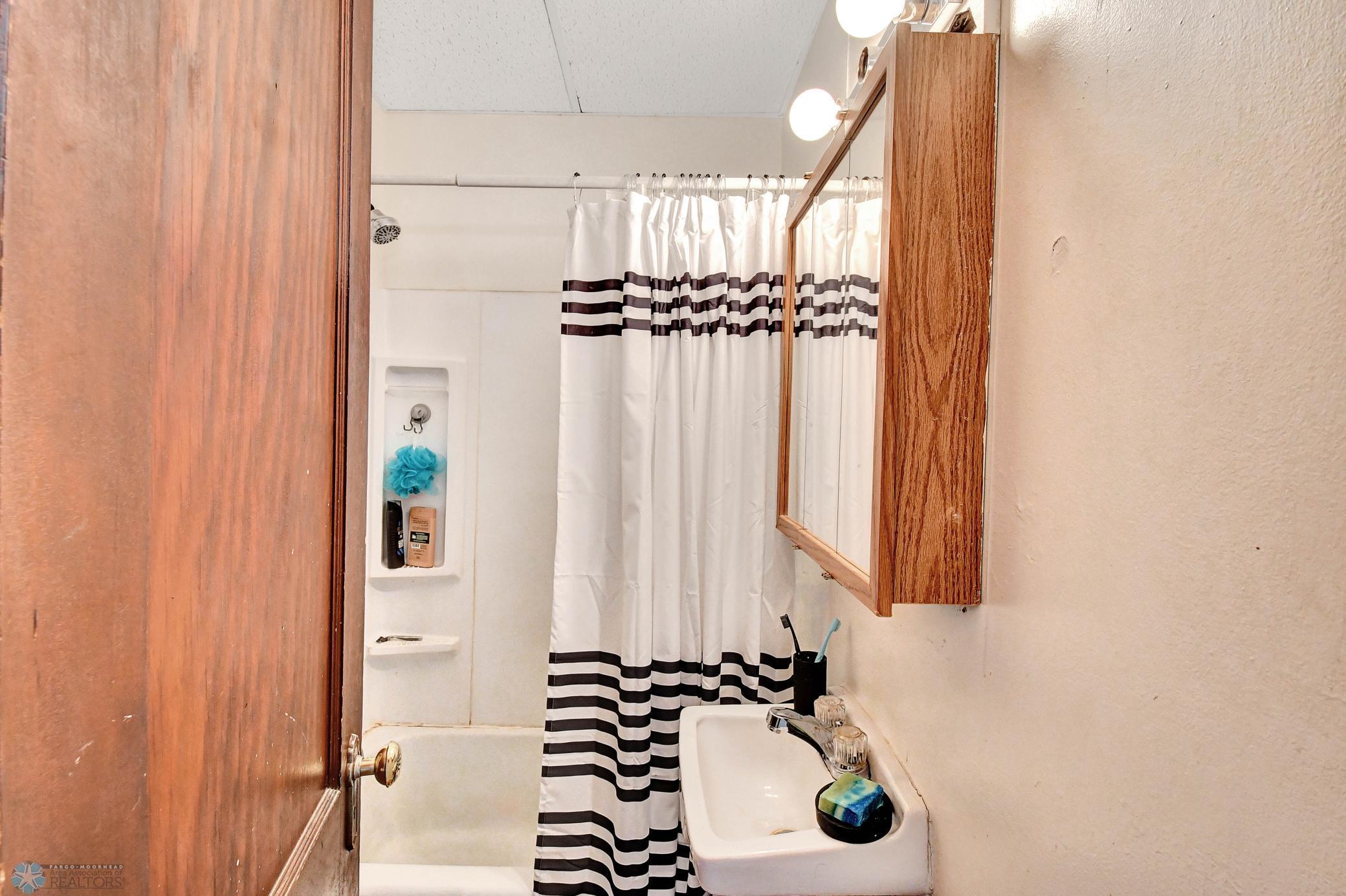 258 & 264 College Street Property Photo 13