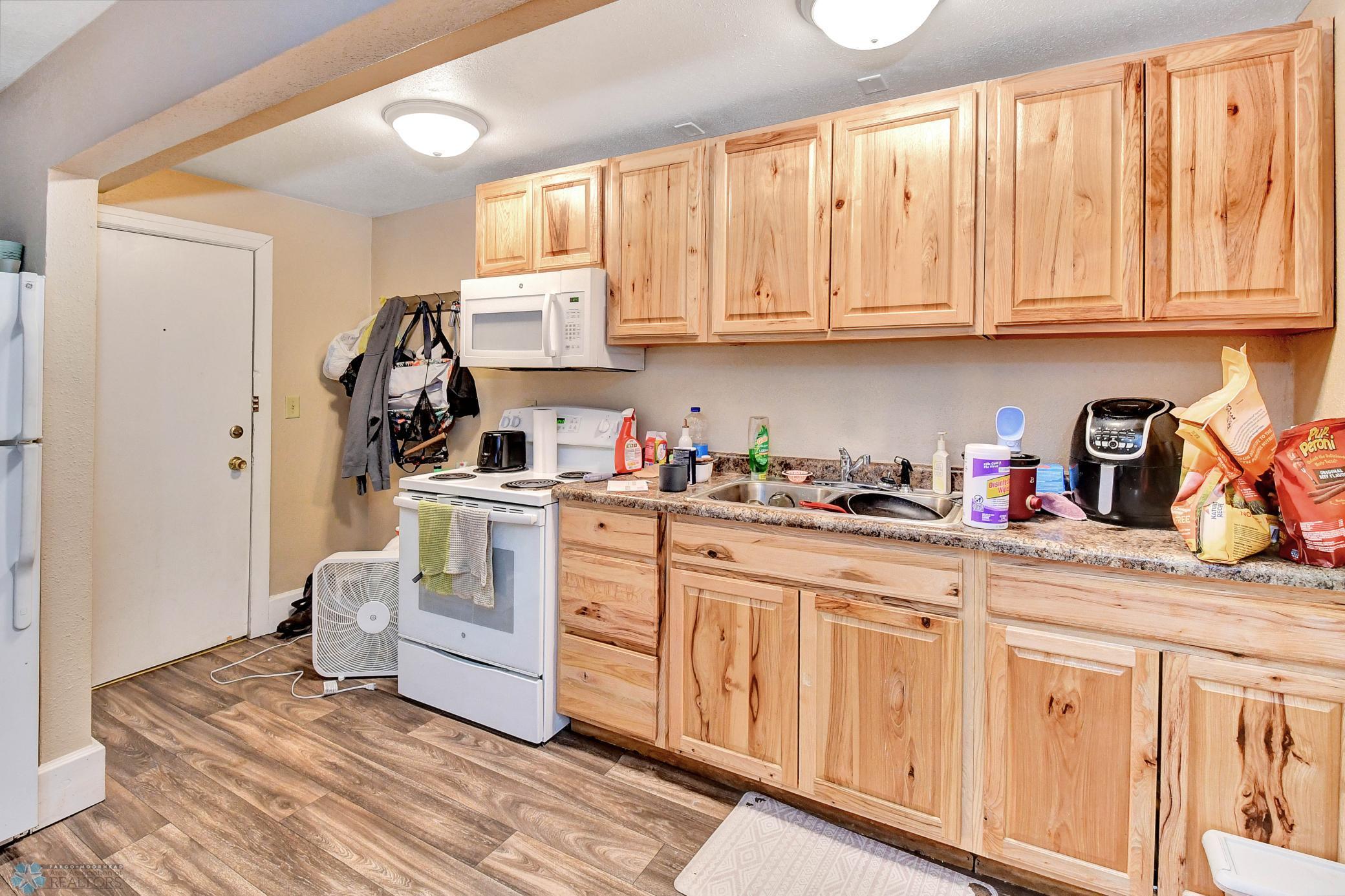 258 & 264 College Street Property Photo 29
