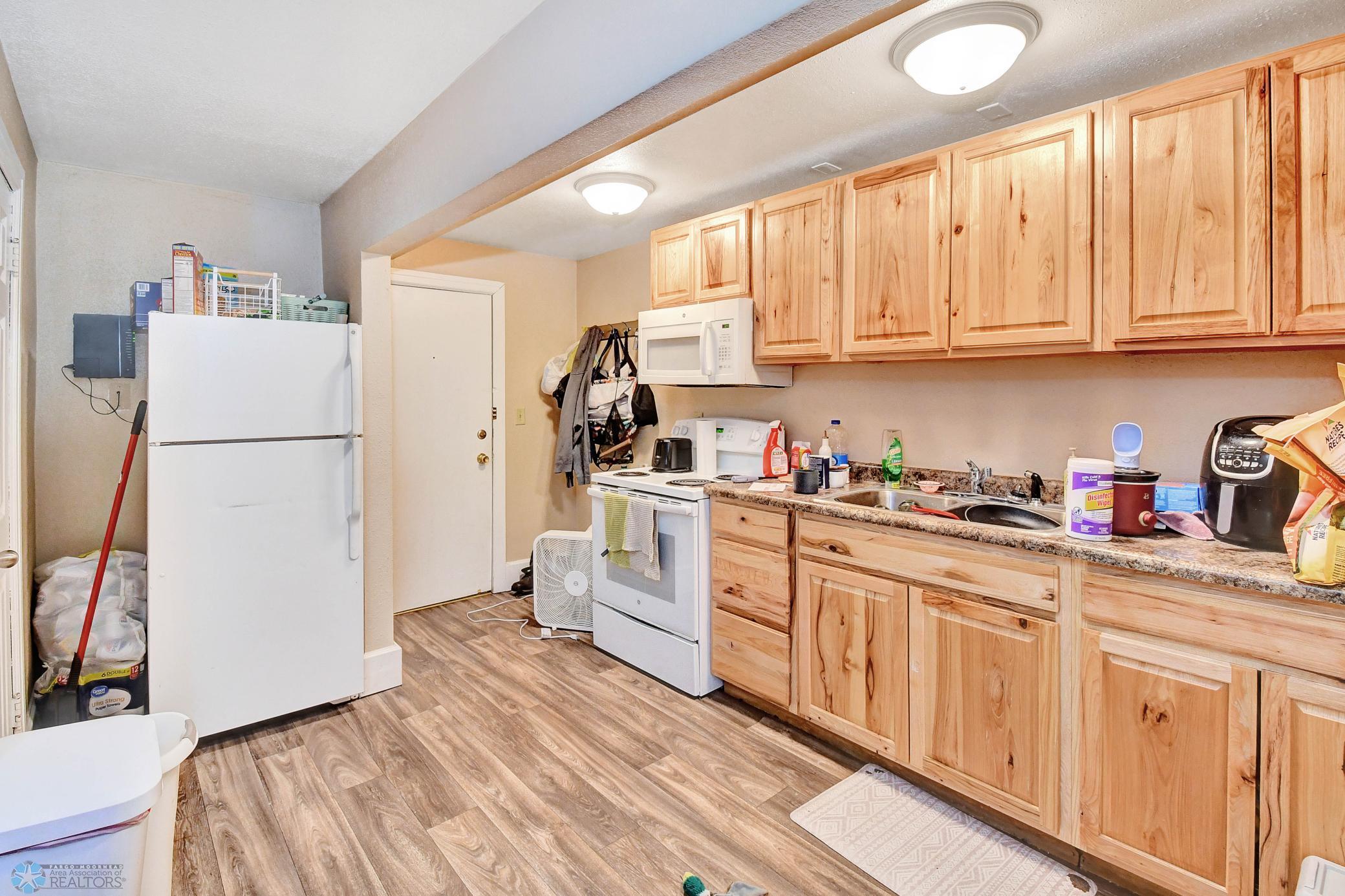 258 & 264 College Street Property Photo 30