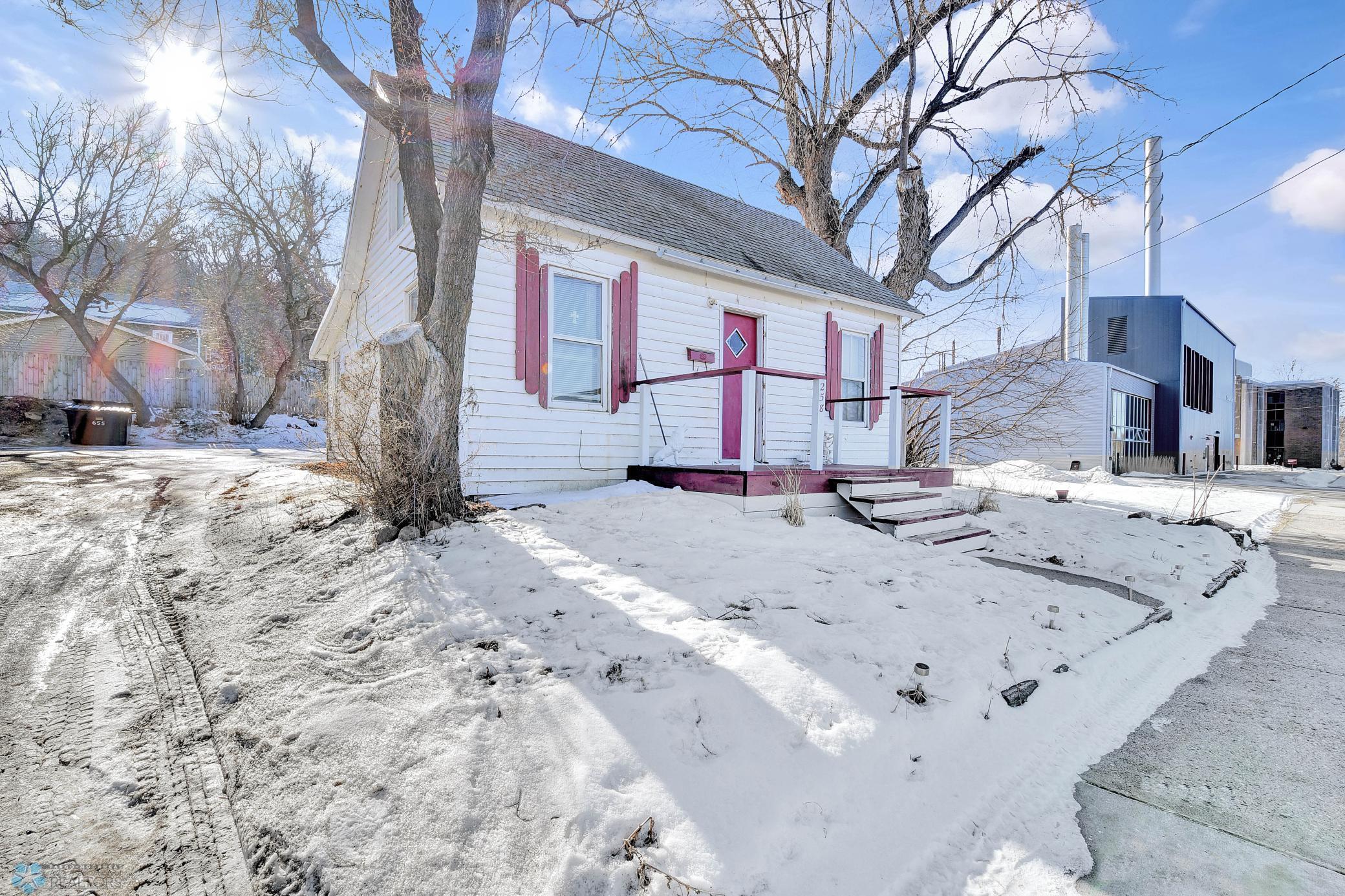258 & 264 College Street Property Photo 47