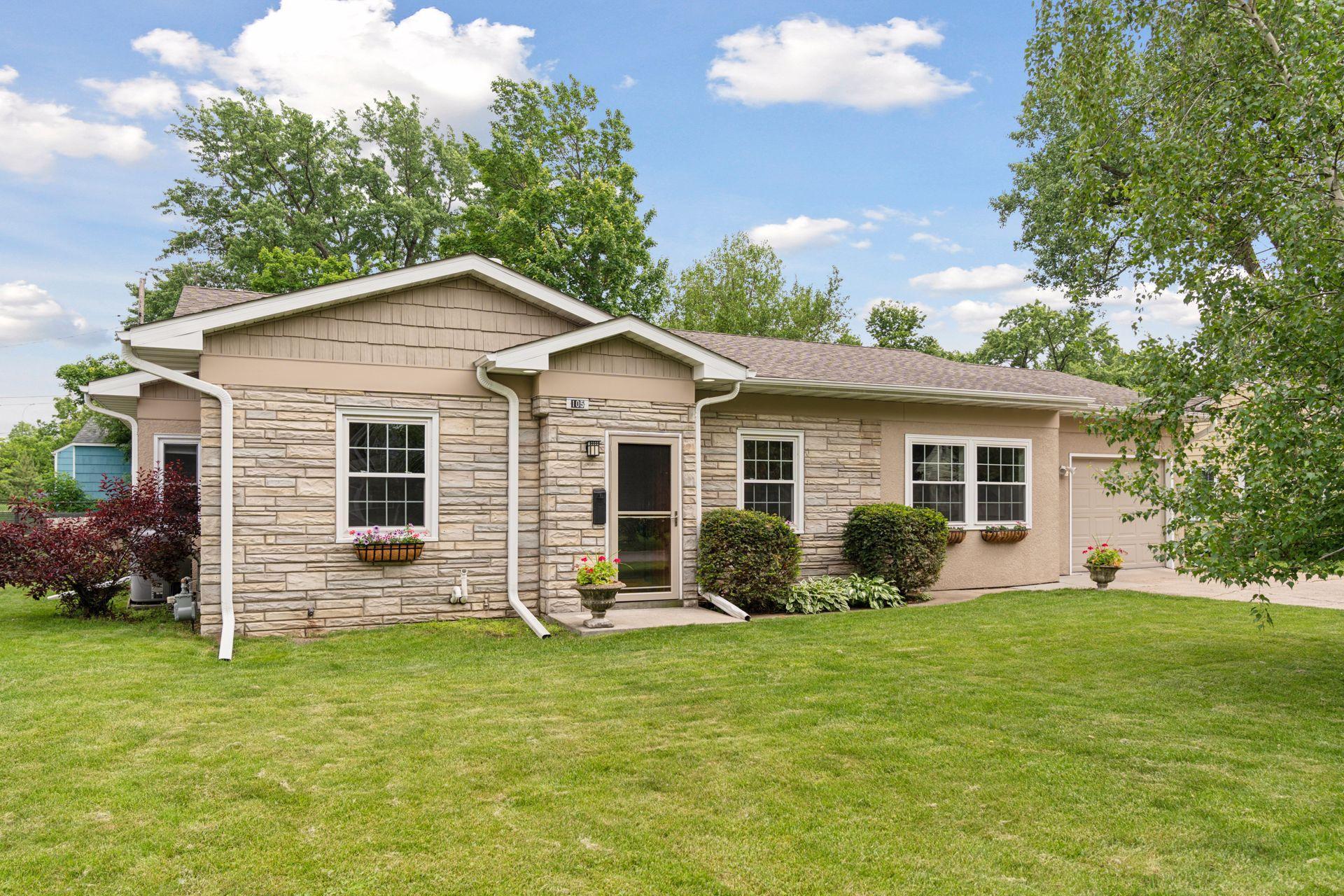 105 Ridgewood Drive Property Photo 1
