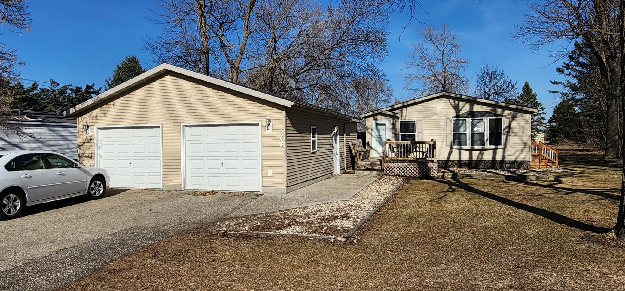 306 4th Street Property Photo 1