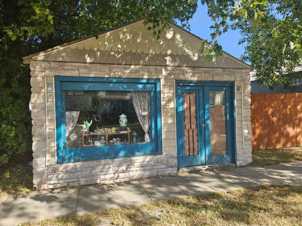 130 1st Street Property Photo