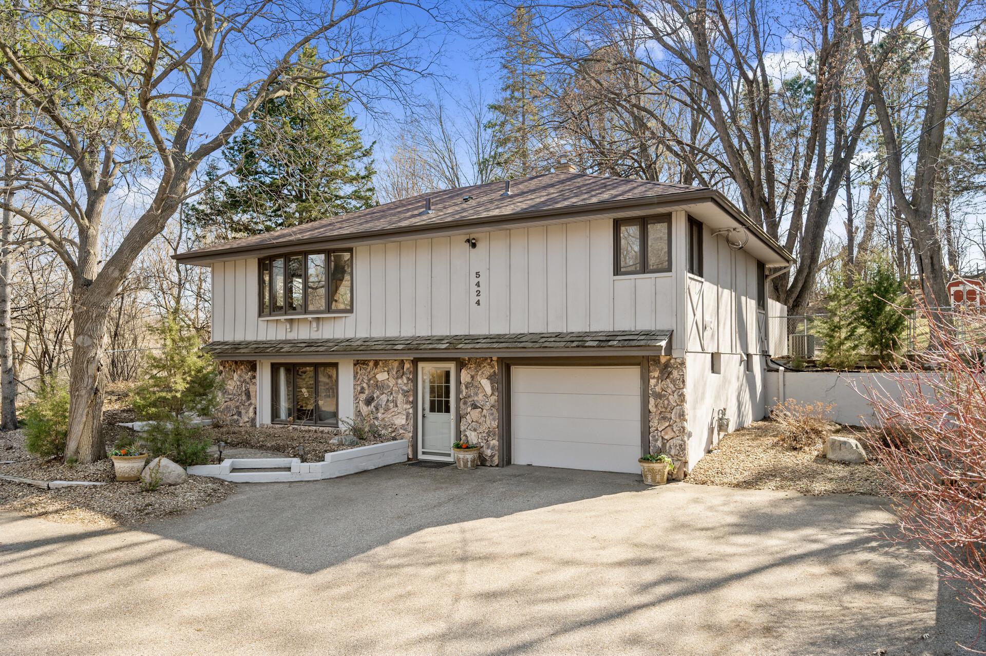 5424 Rowland Road Property Photo 1