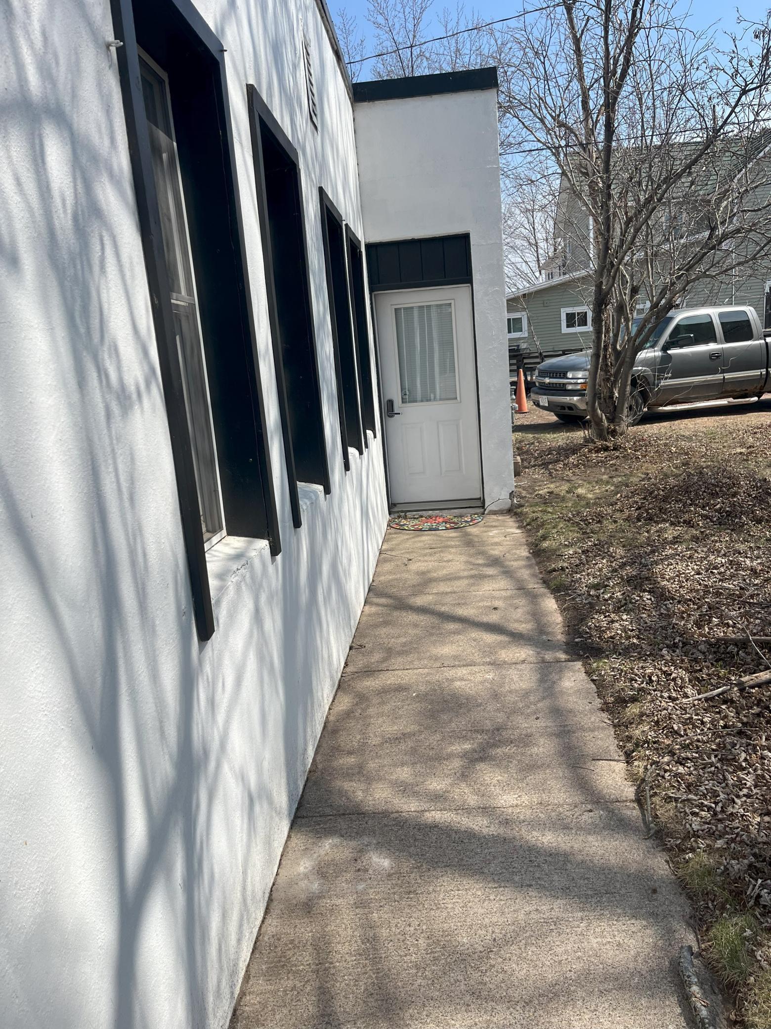 404 1st Street Property Photo 6