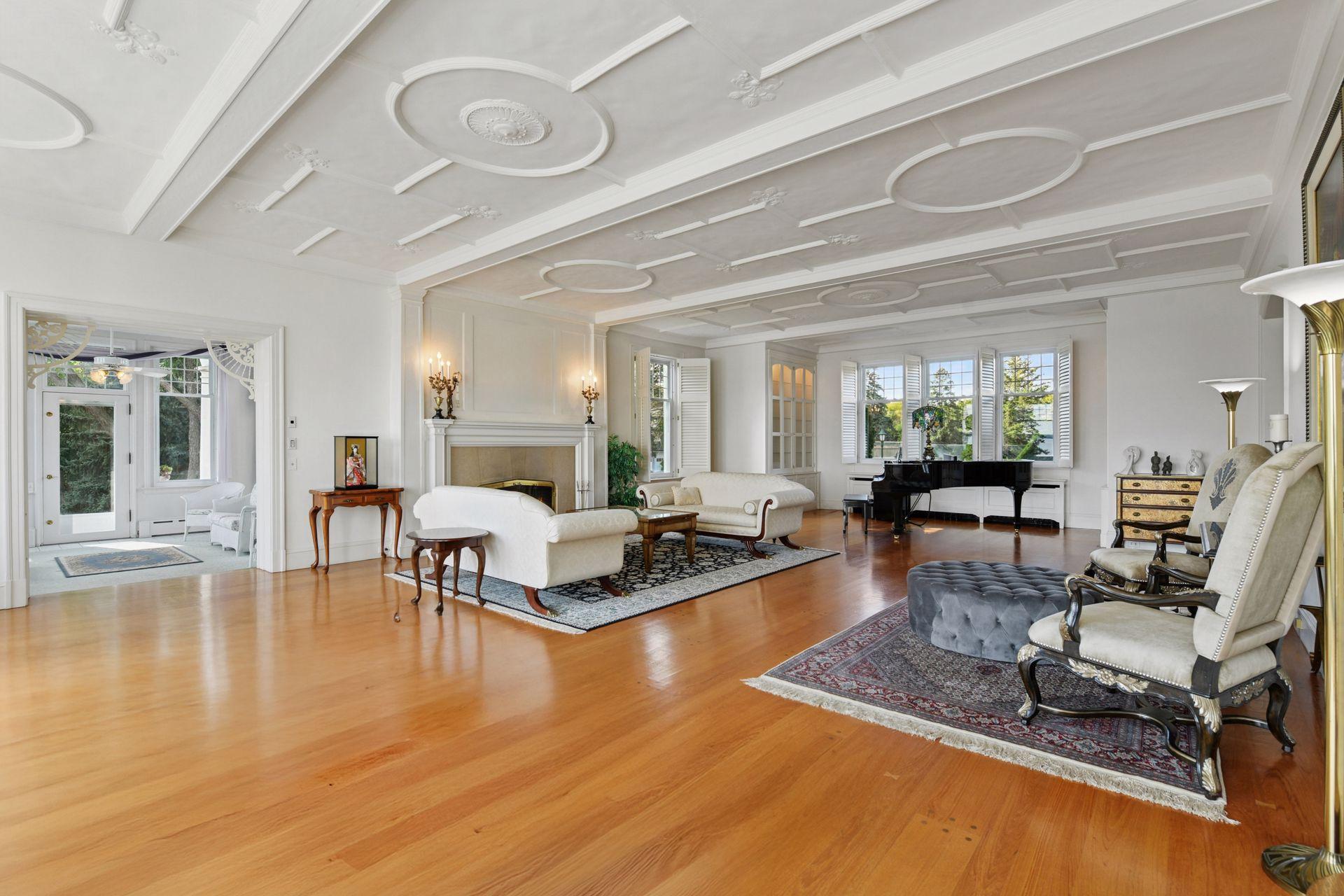 1305 Shoreline Drive Property Photo 6