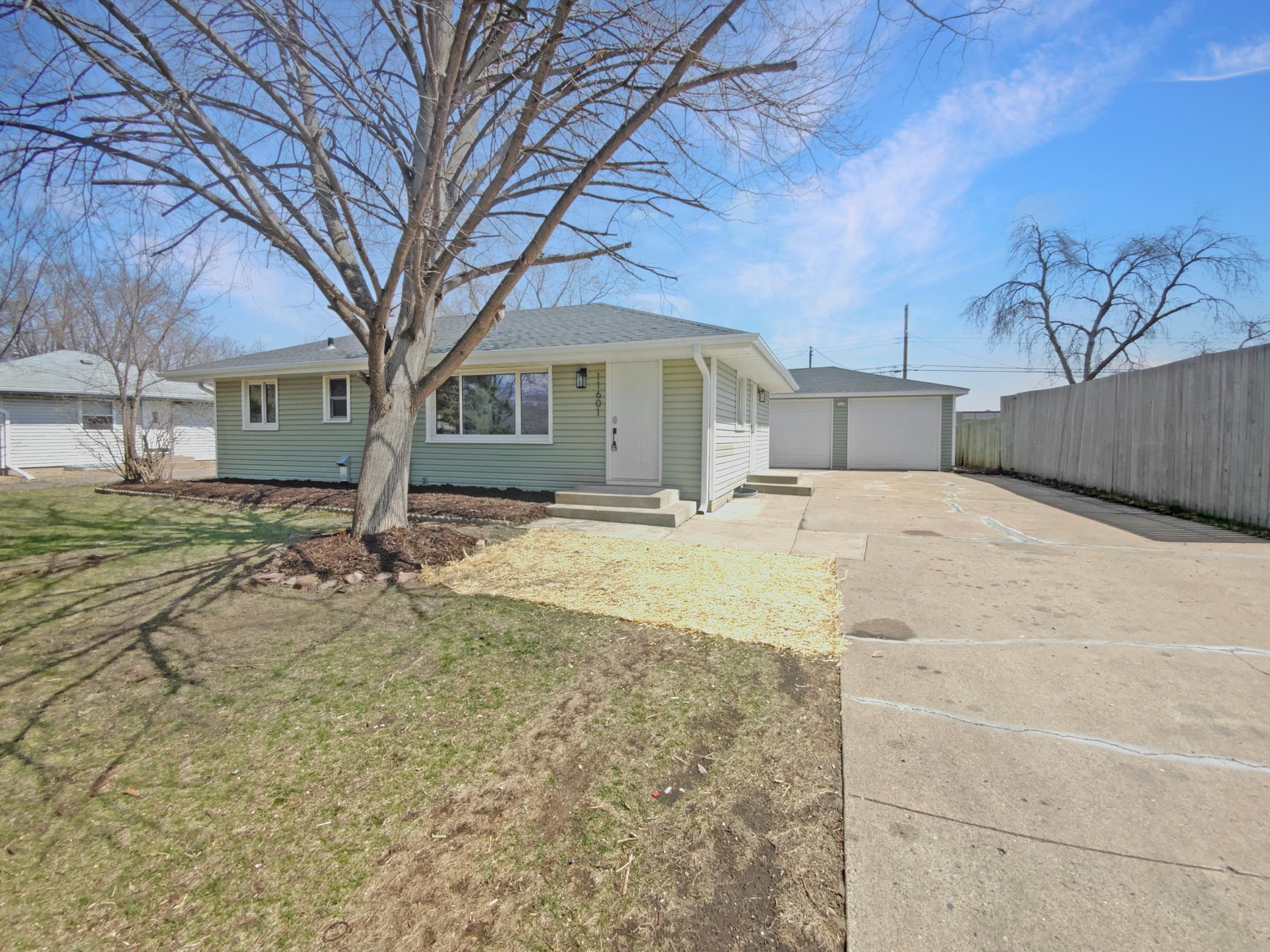 11601 Wren Street