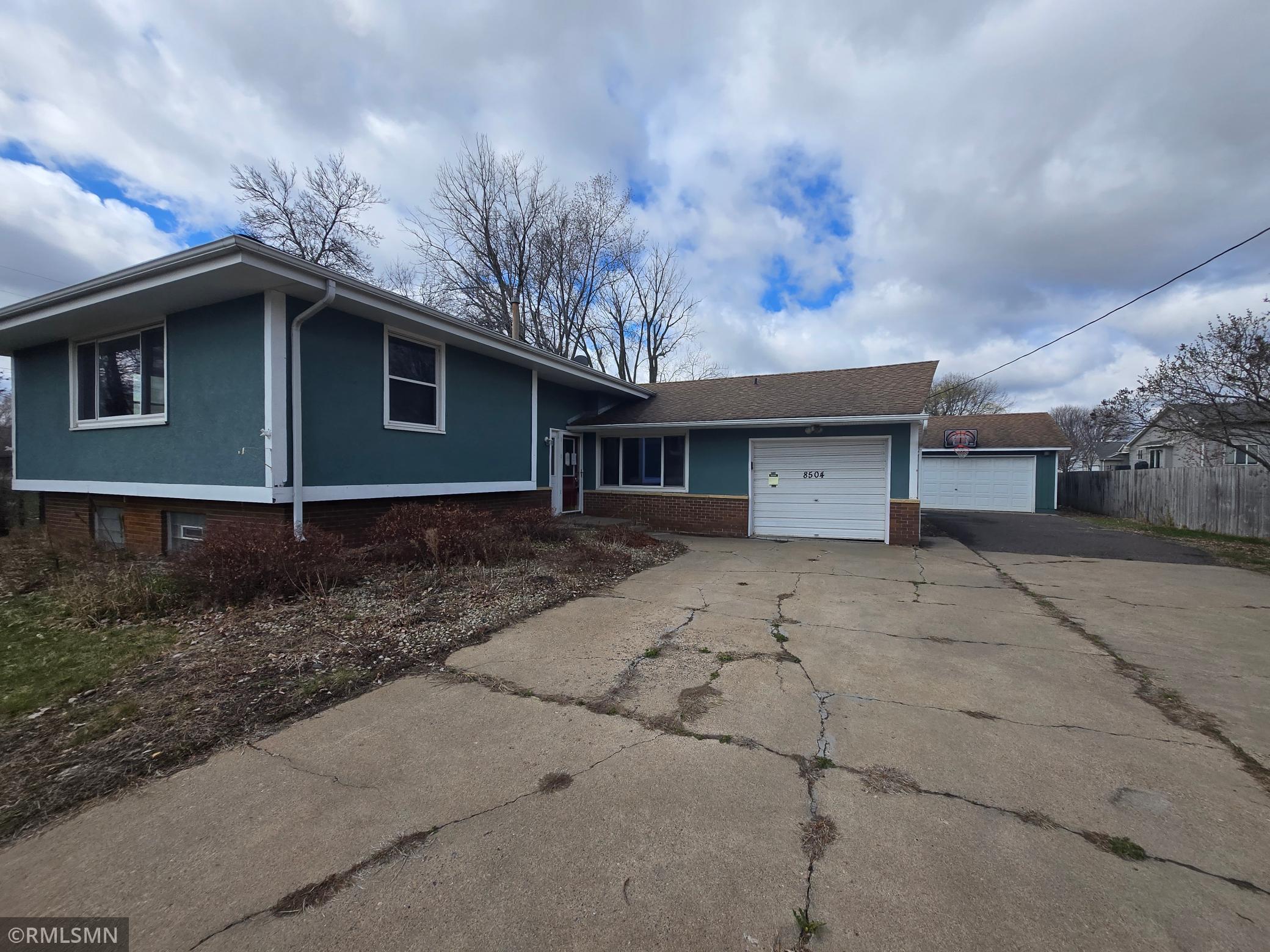 8504 Edison Street Property Photo