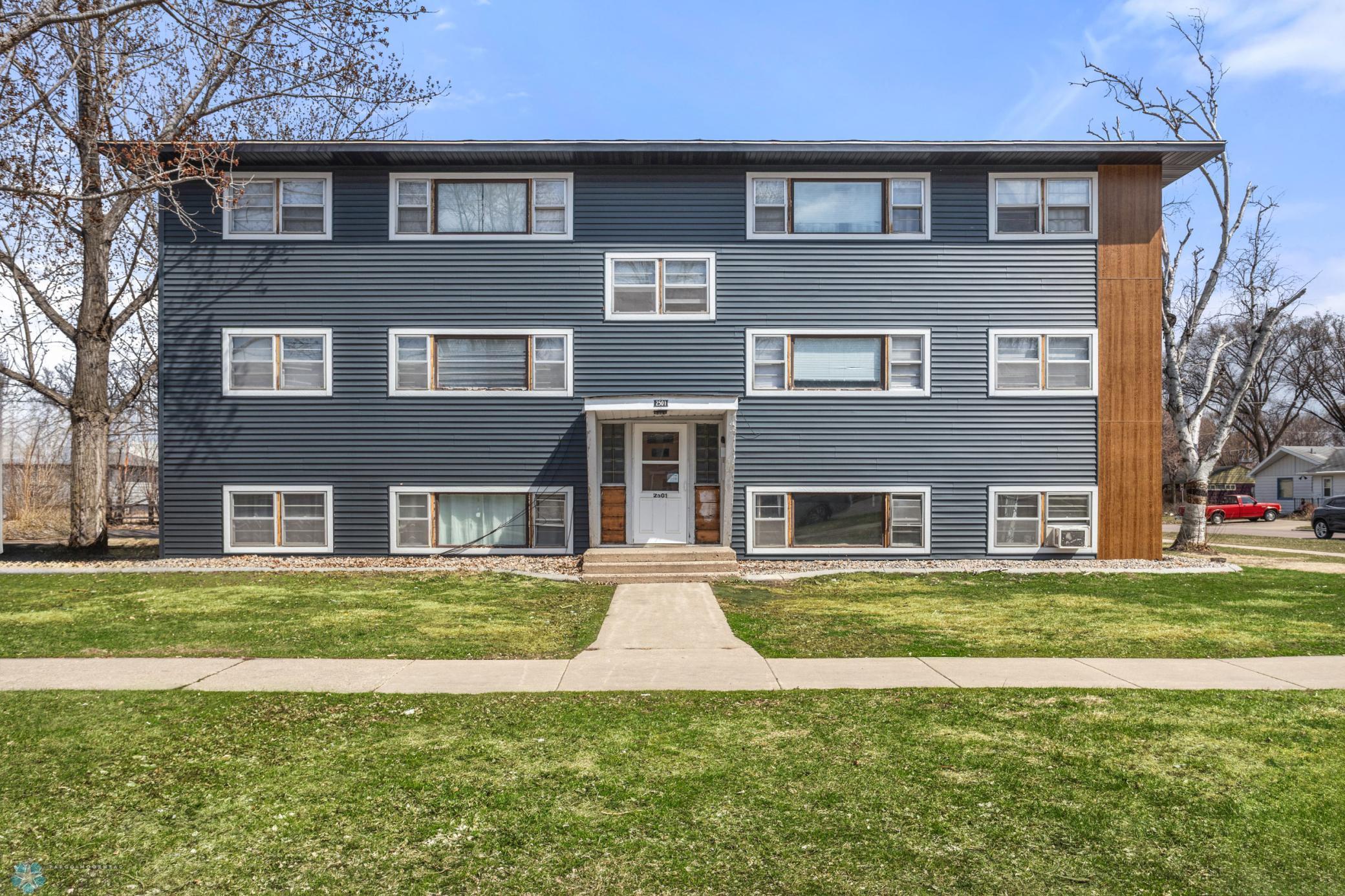 2501 9th Street Property Photo 1