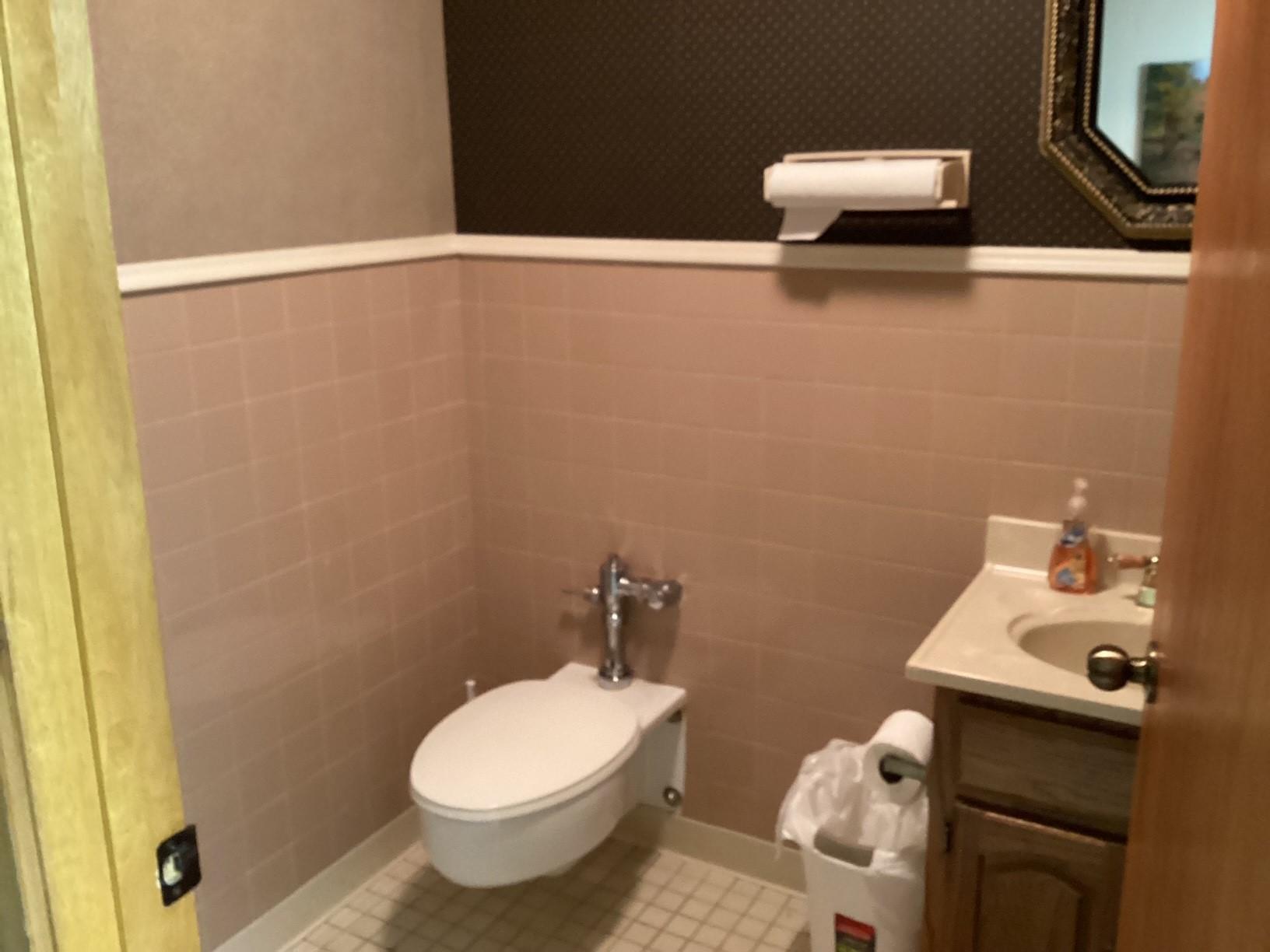 913 Abbott Street 203 Property Photo 37