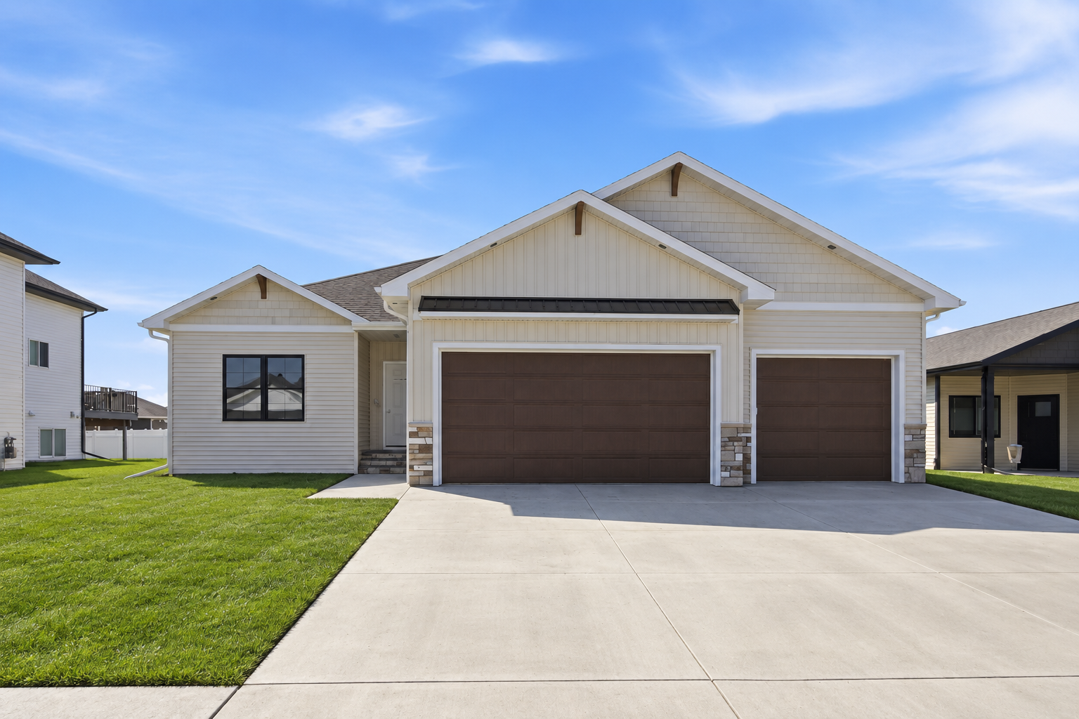 5868 Ellis Drive W Property Photo 1