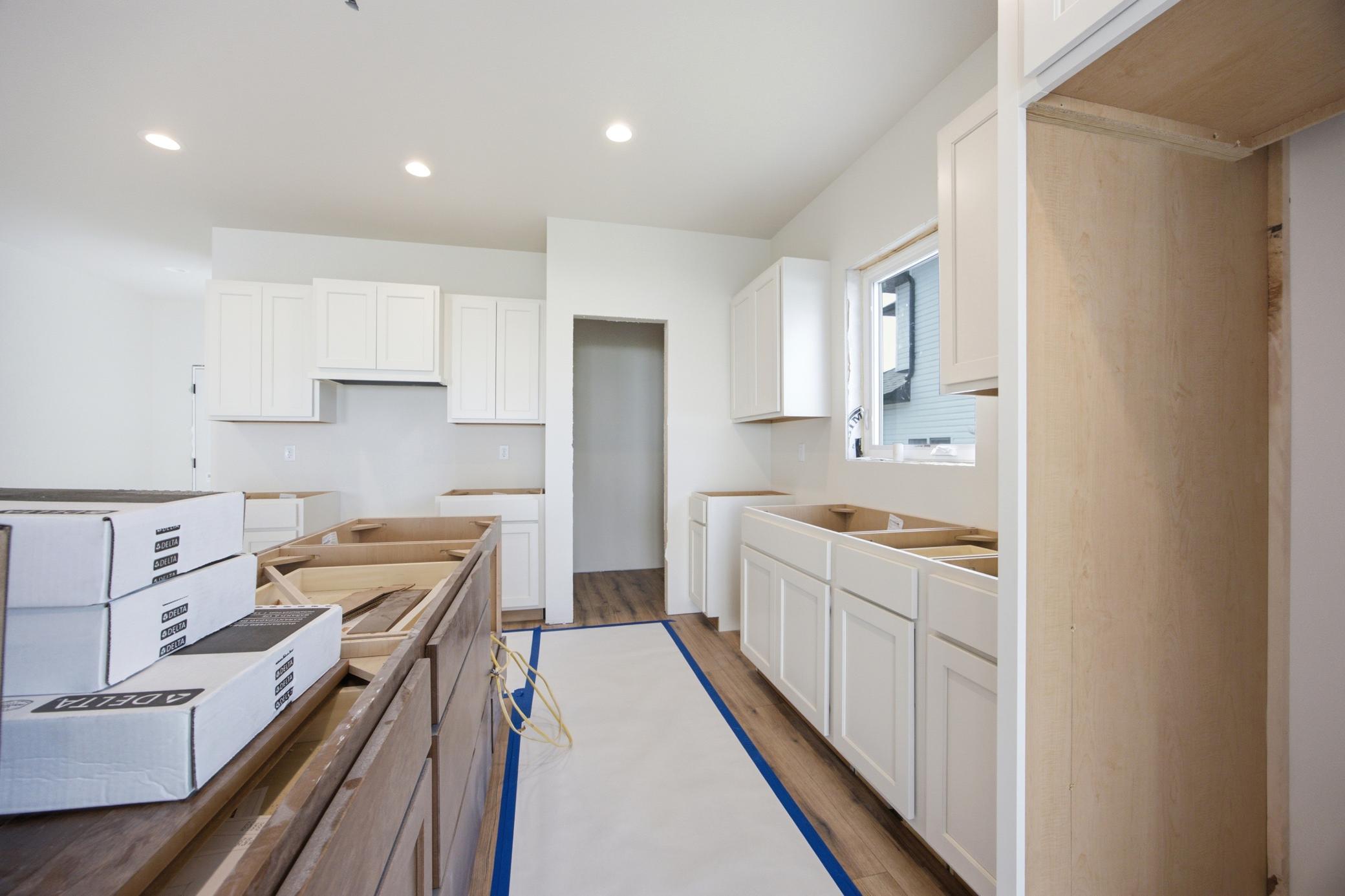5868 Ellis Drive W Property Photo 6