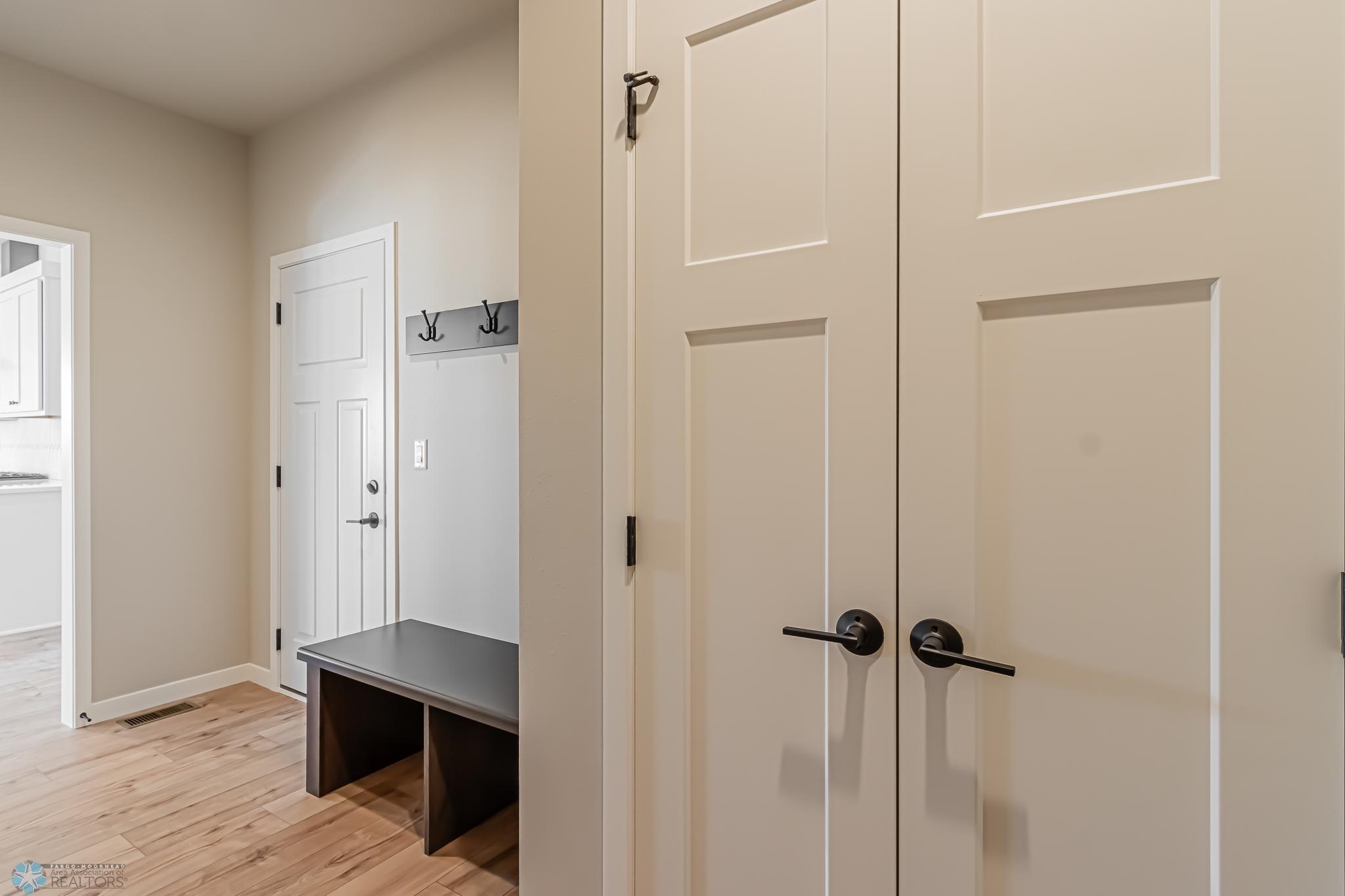 5868 Ellis Drive W Property Photo 10