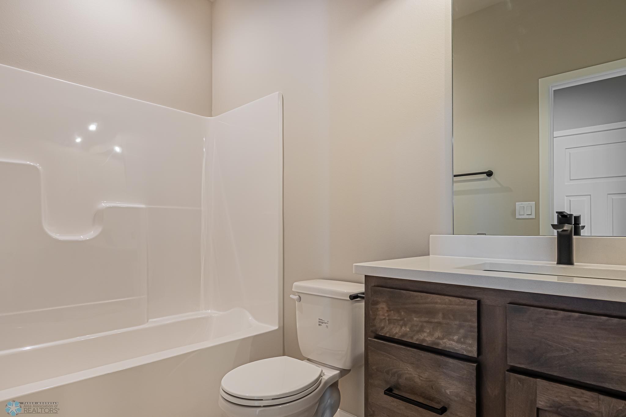 5868 Ellis Drive W Property Photo 12