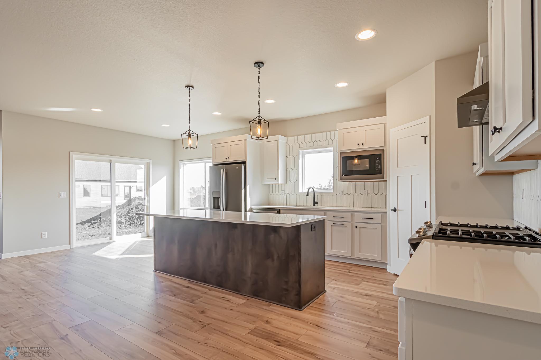 5868 Ellis Drive W Property Photo 13