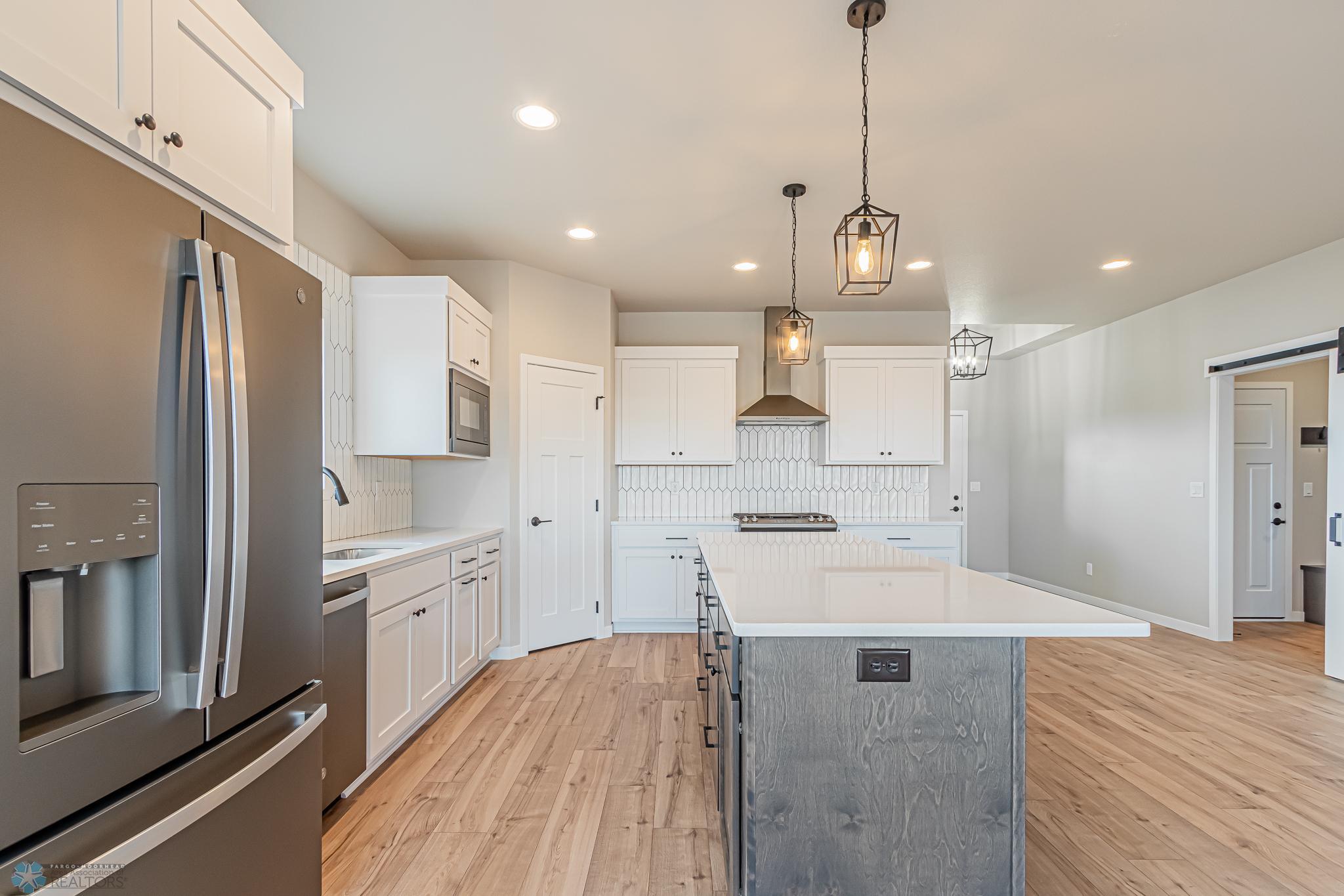 5868 Ellis Drive W Property Photo 18
