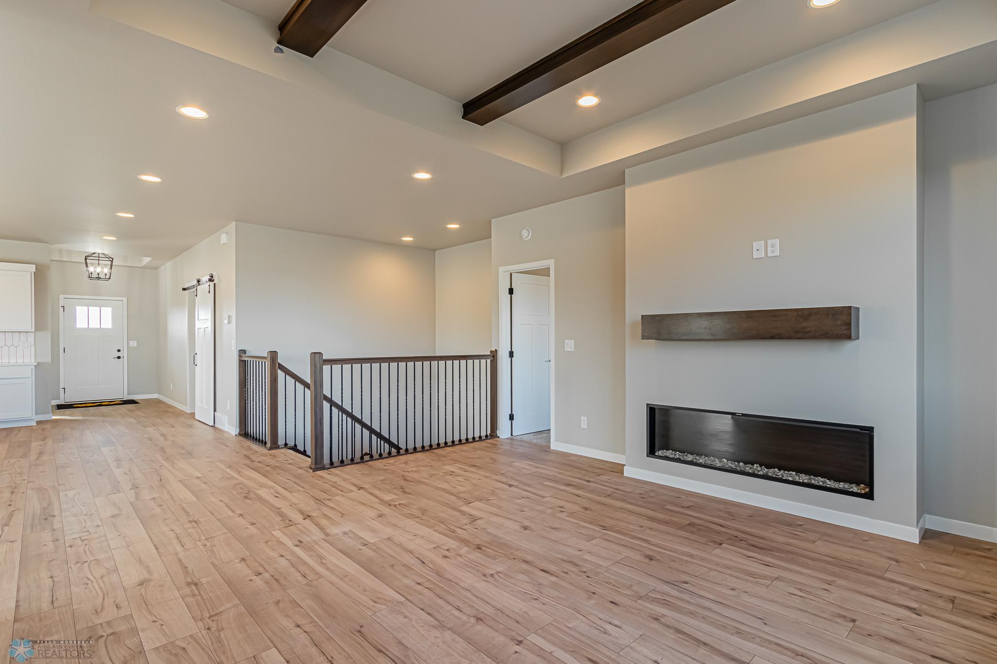 5868 Ellis Drive W Property Photo 23