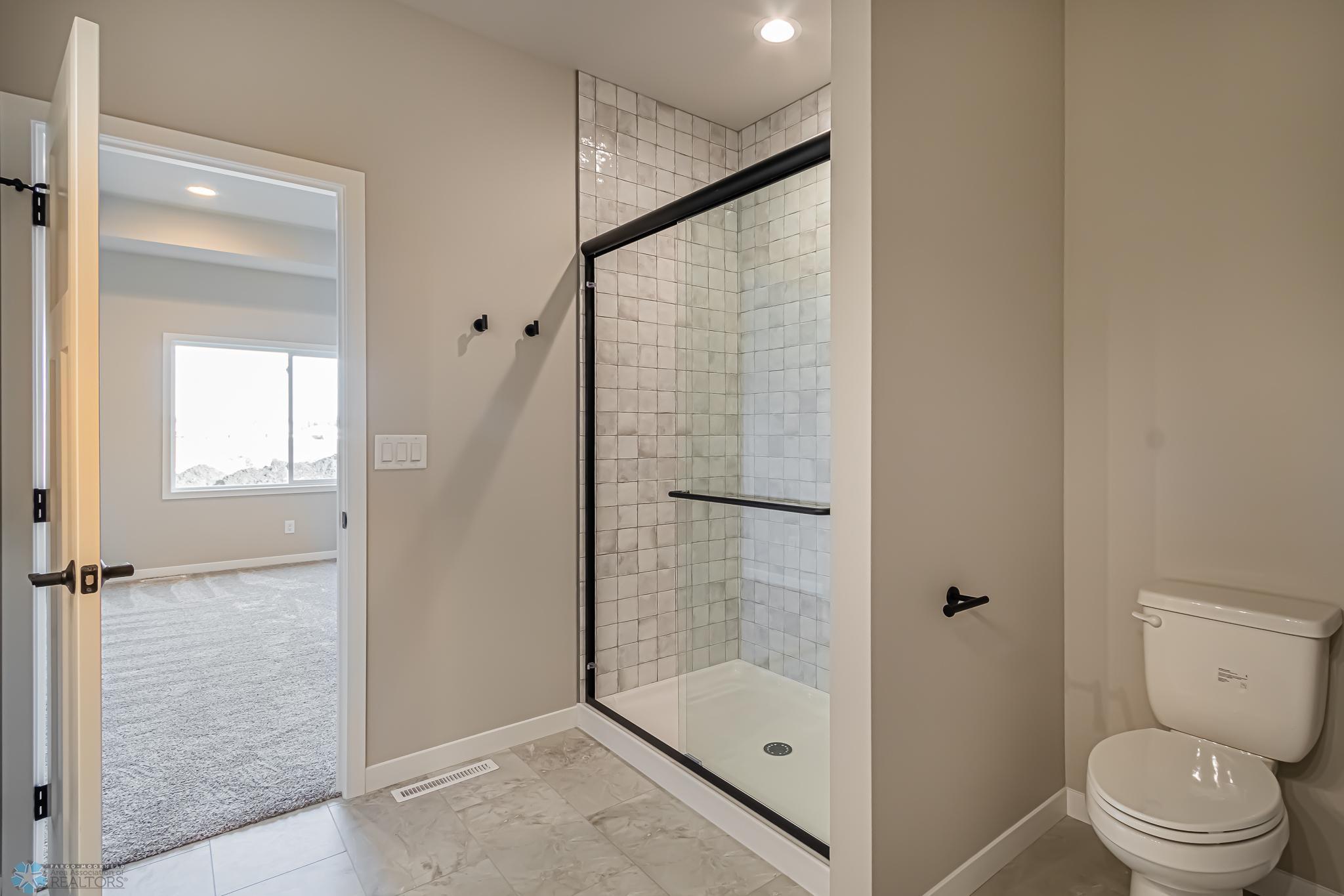5868 Ellis Drive W Property Photo 32