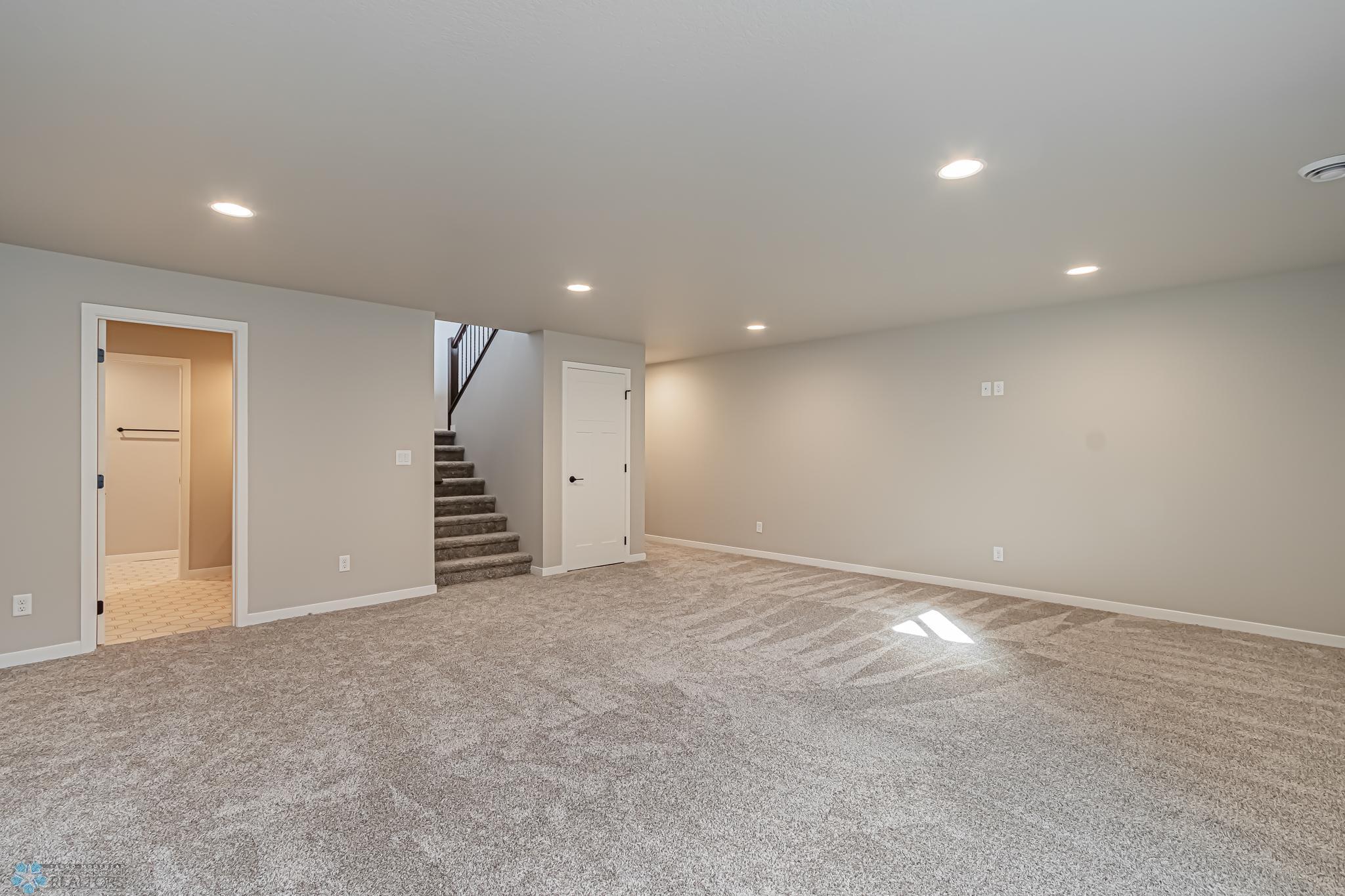 5868 Ellis Drive W Property Photo 37