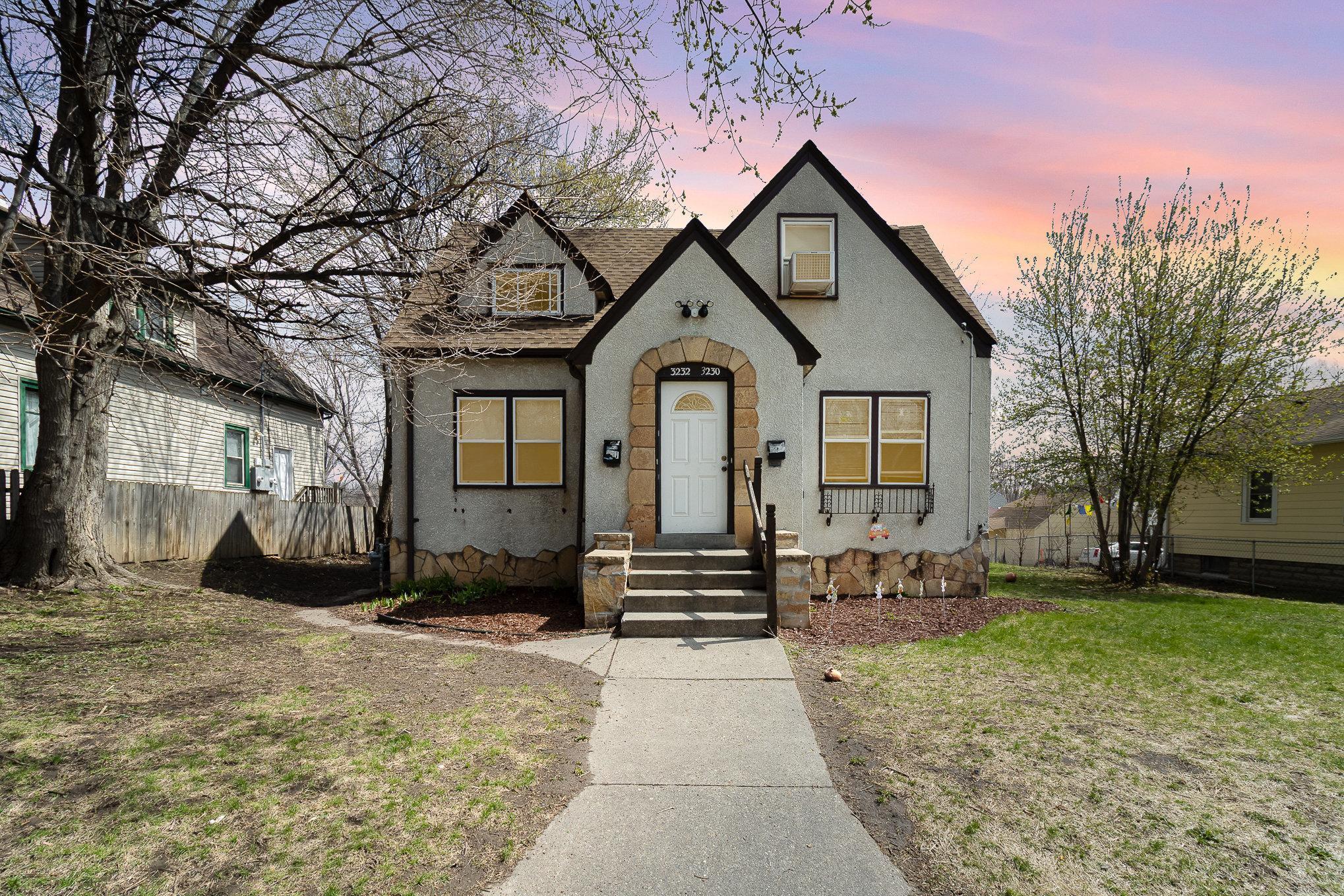 3230 James Avenue Property Photo