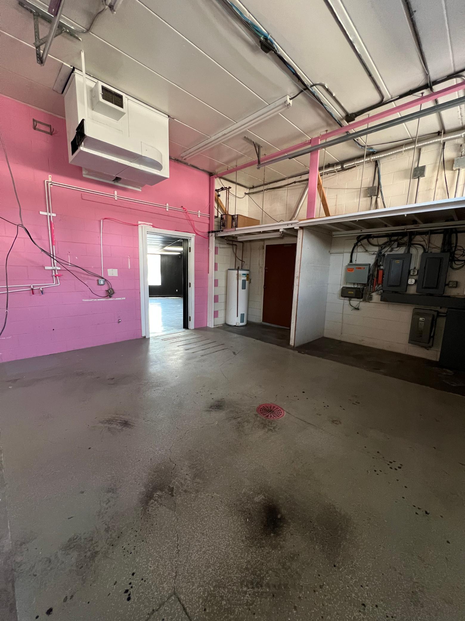 5001 University Avenue Property Photo 10