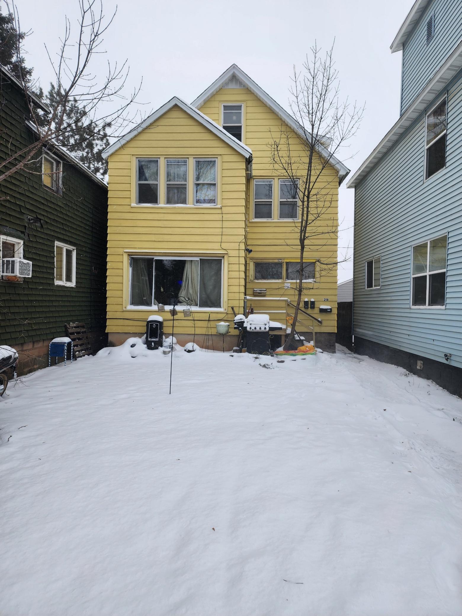 218 2nd Street Property Photo 1