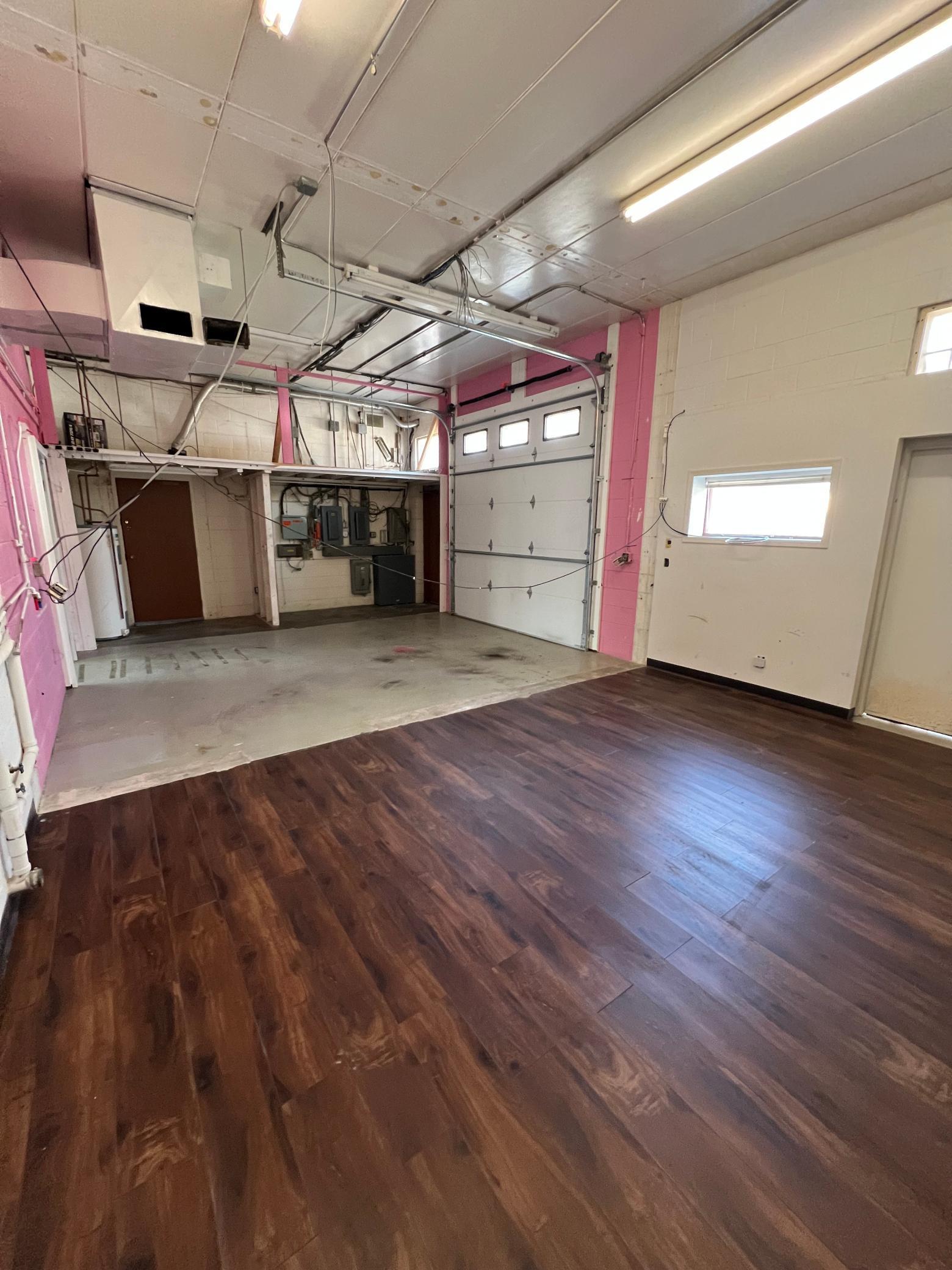 5001 University Avenue Property Photo 13