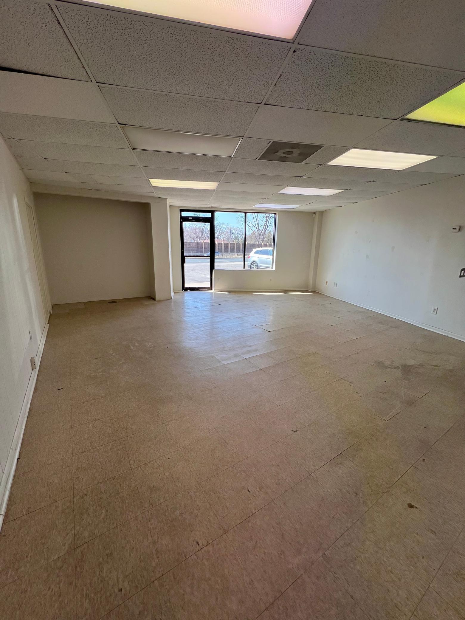 5001 University Avenue Property Photo 15