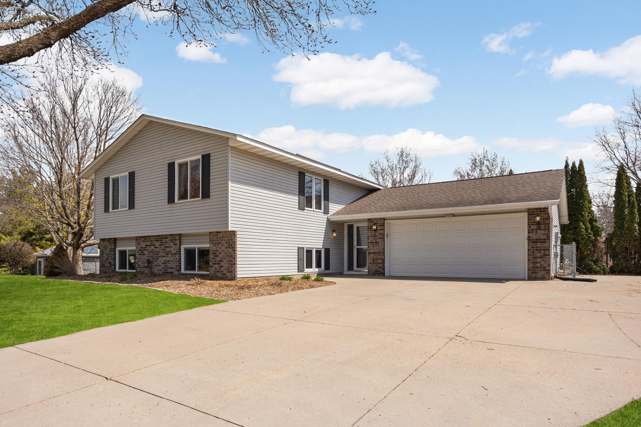 7853 Hallmark Way Property Photo