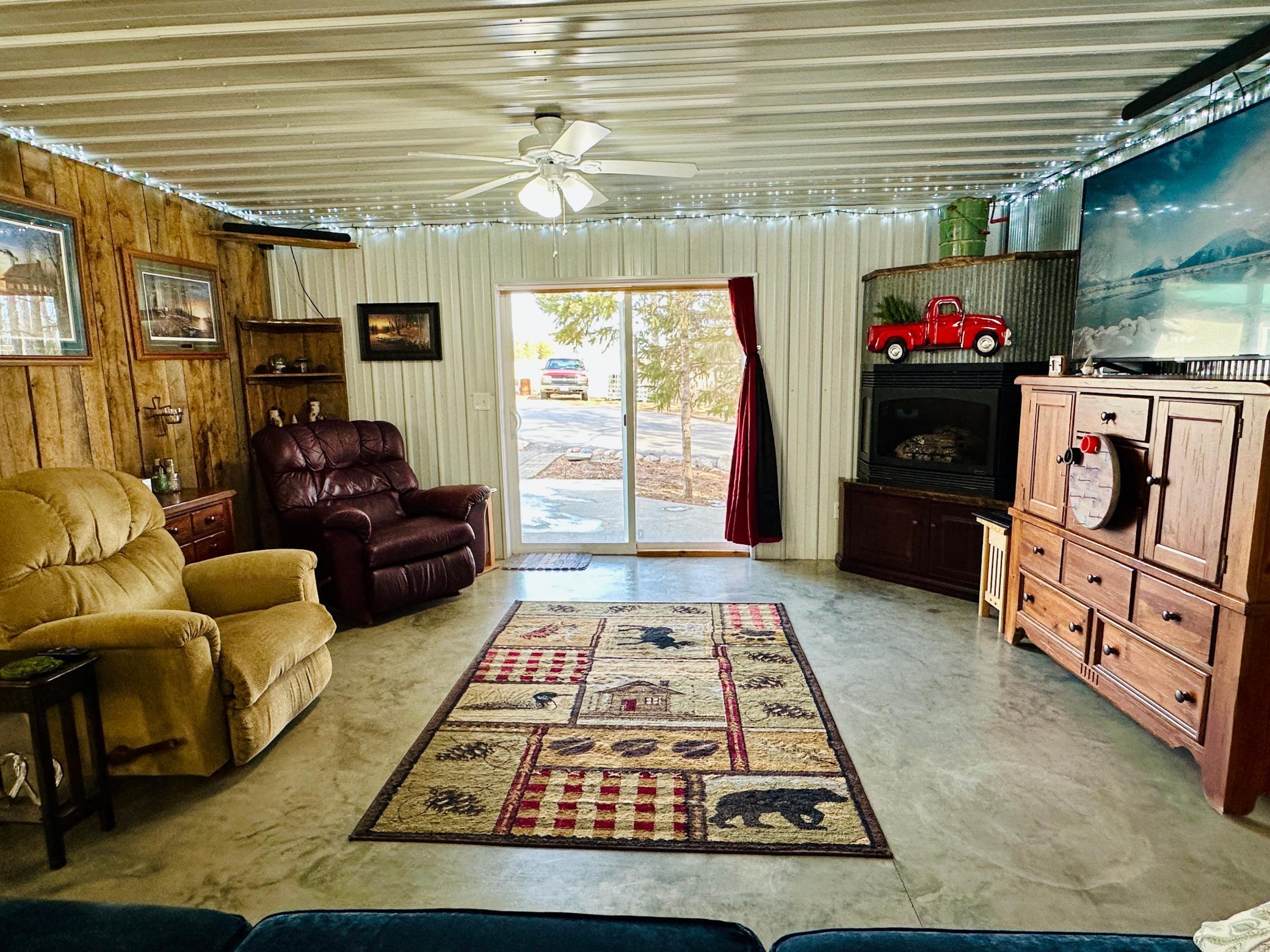 32738 Us-71 Property Photo 16