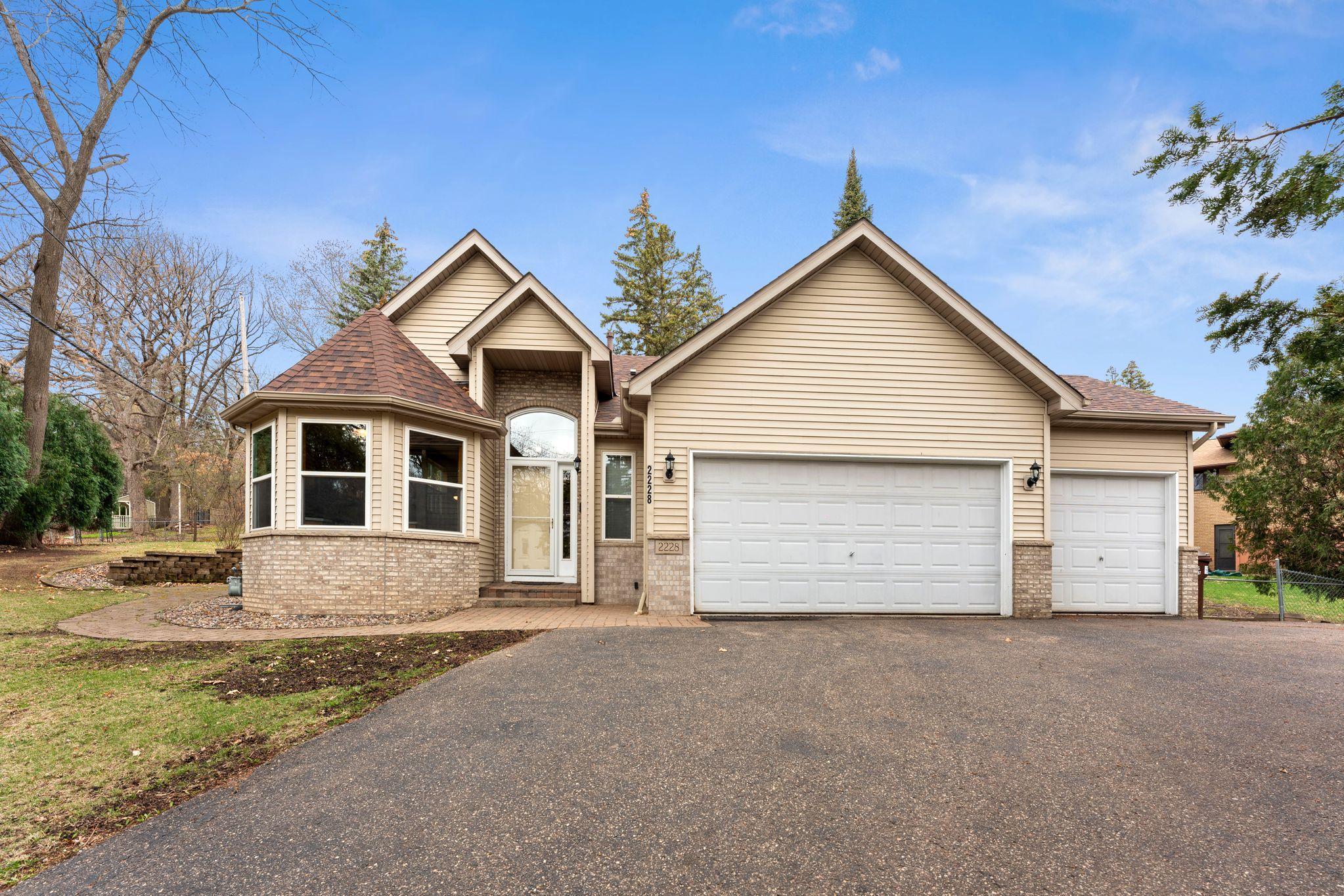 2228 Marie Avenue Property Photo 1