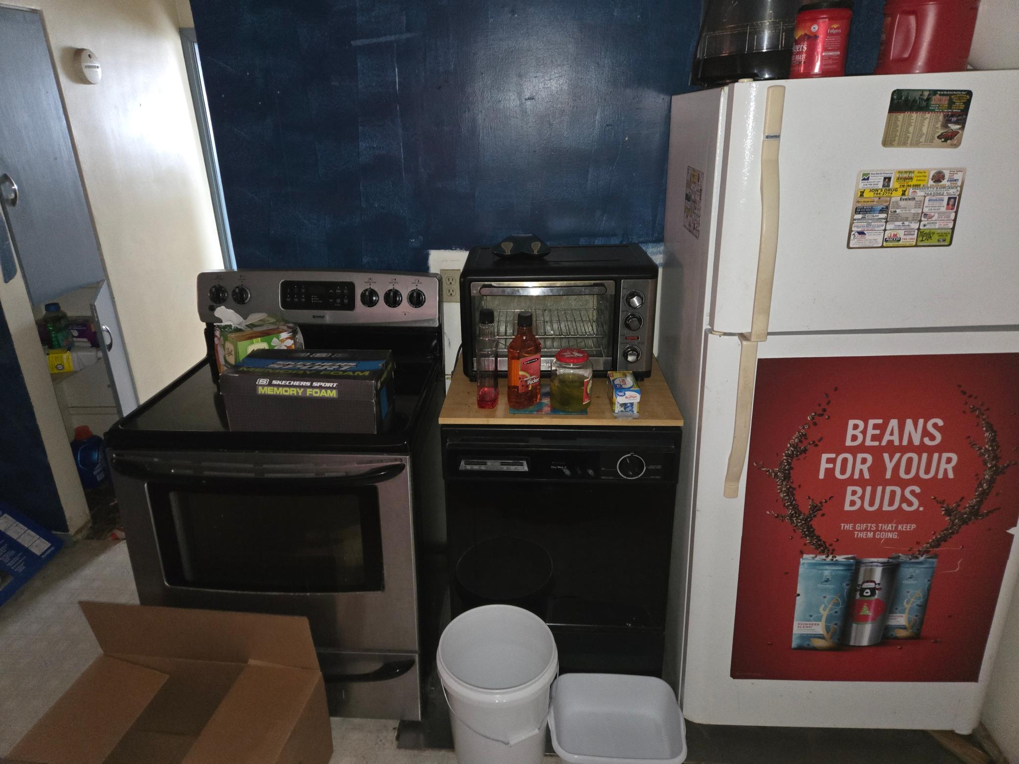 1100 Lincoln Avenue Property Photo 8